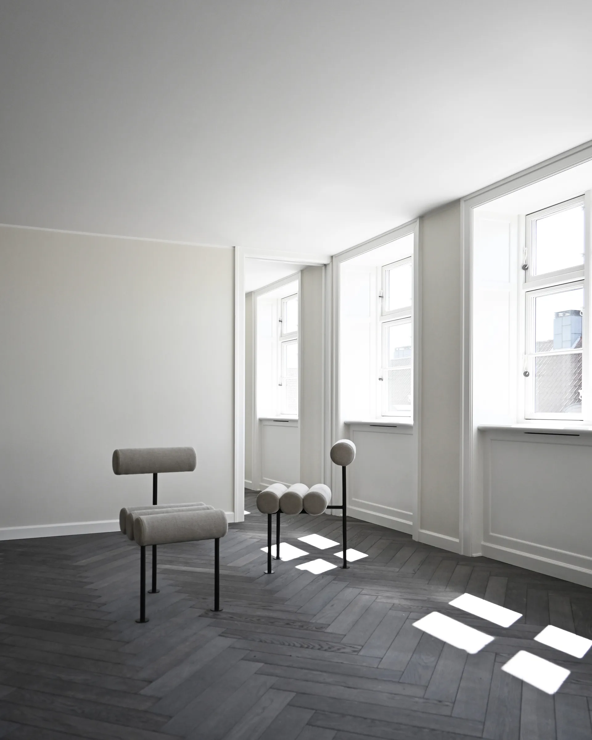 Hiro Dining Chair Stuhl, Black frame-Sand 101 Copenhagen