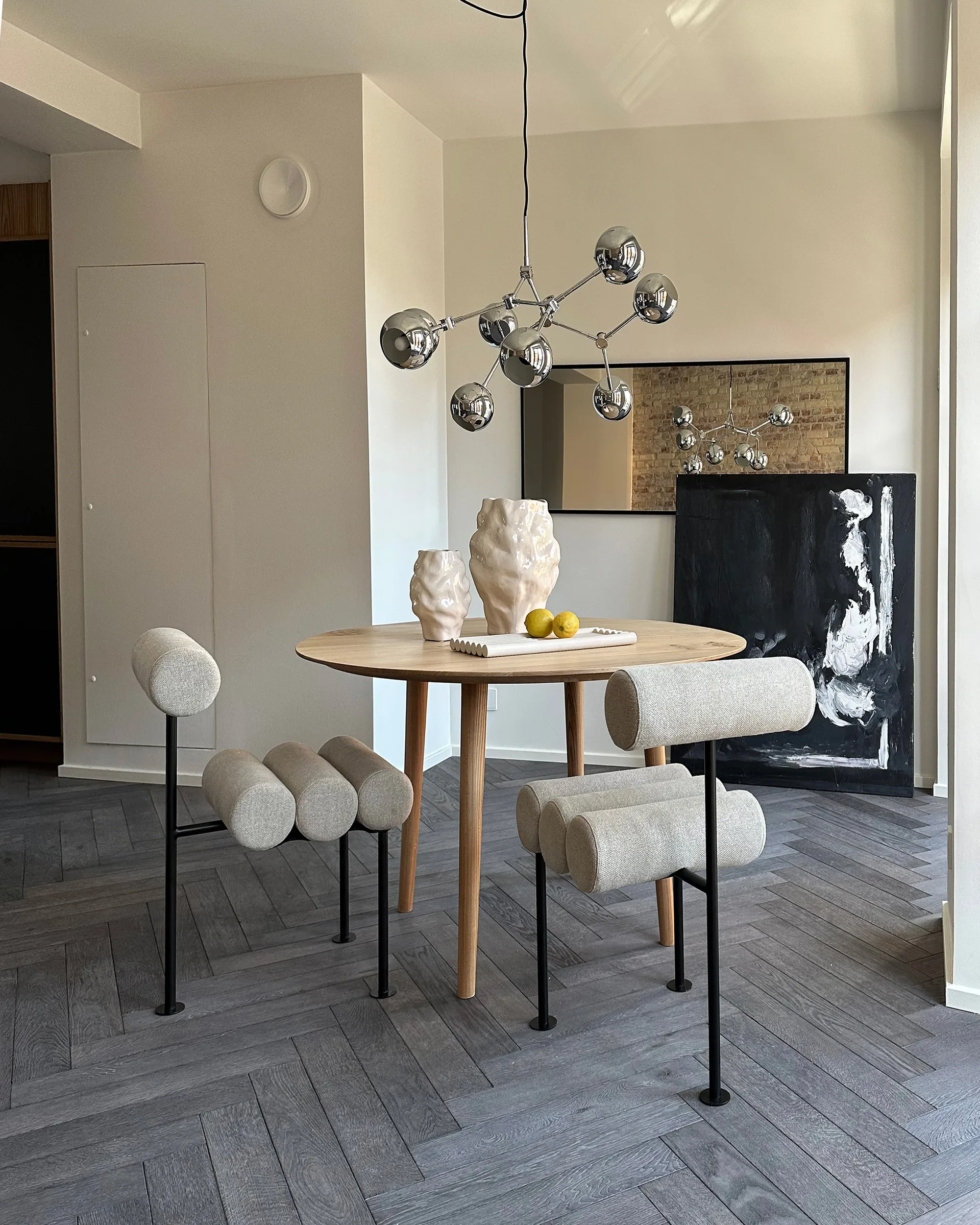 Hiro Dining Chair Stuhl, Black frame-Sand 101 Copenhagen