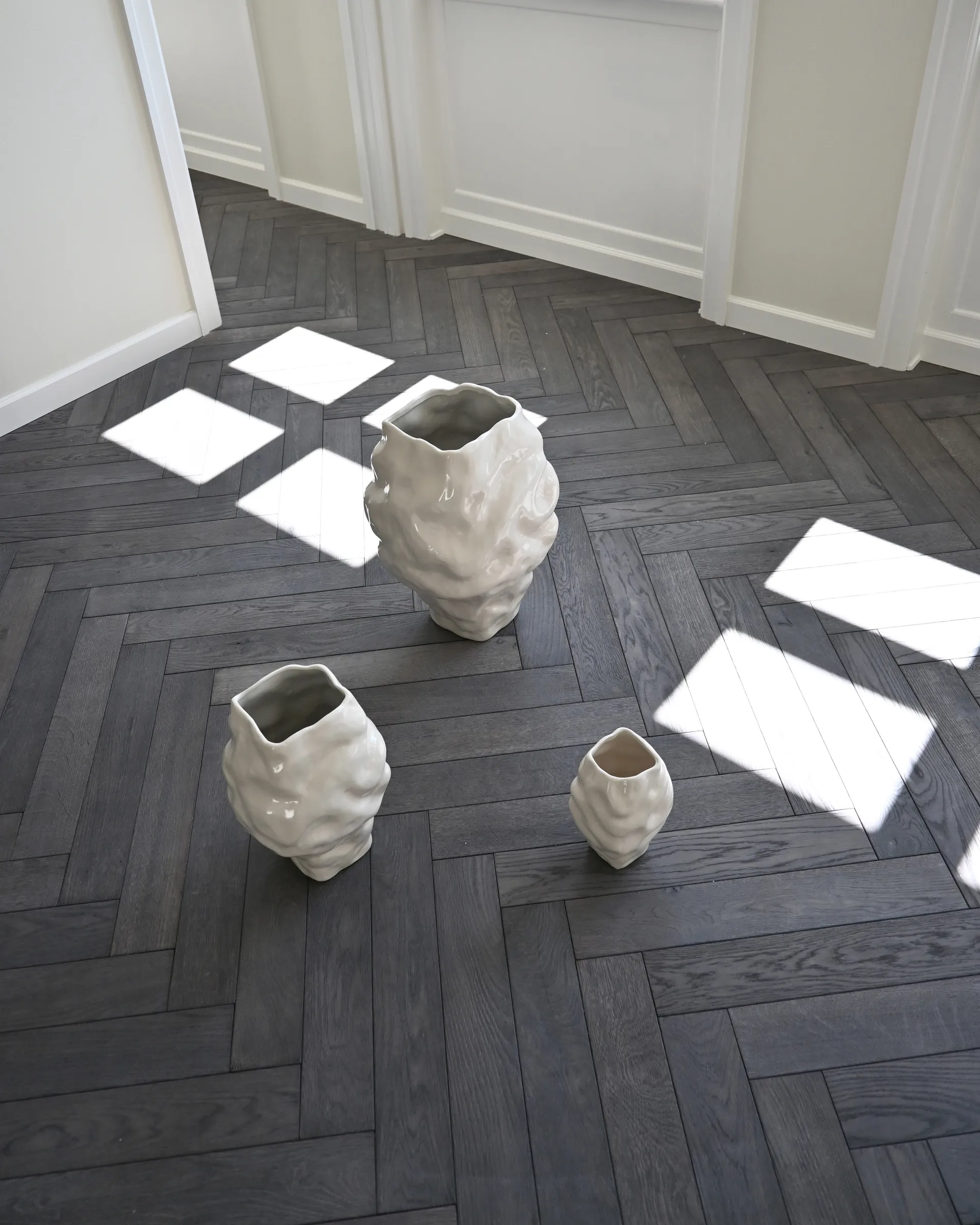 Katachi Vase medio, High glaze birch 101 Copenhagen