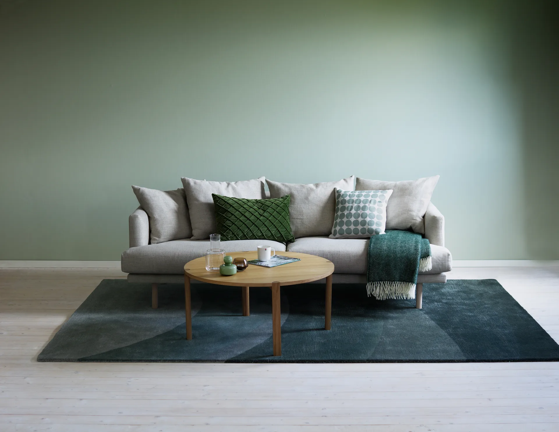 Anton Beistelltisch Ø90cm, Eiche weiß pigmentiert 1898