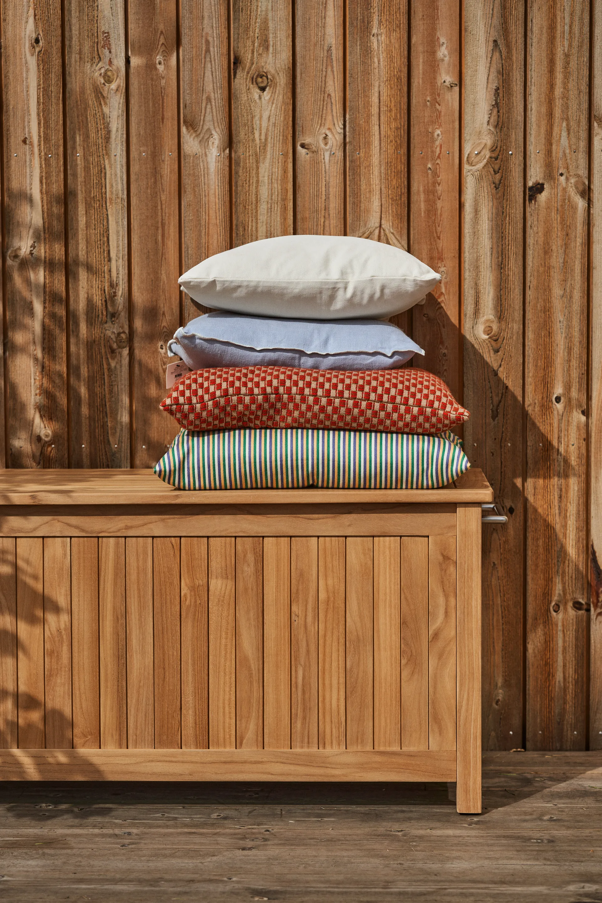 Bjärknäs Kissenbox mit Rädern L 180x85x75 cm, Teak 1898