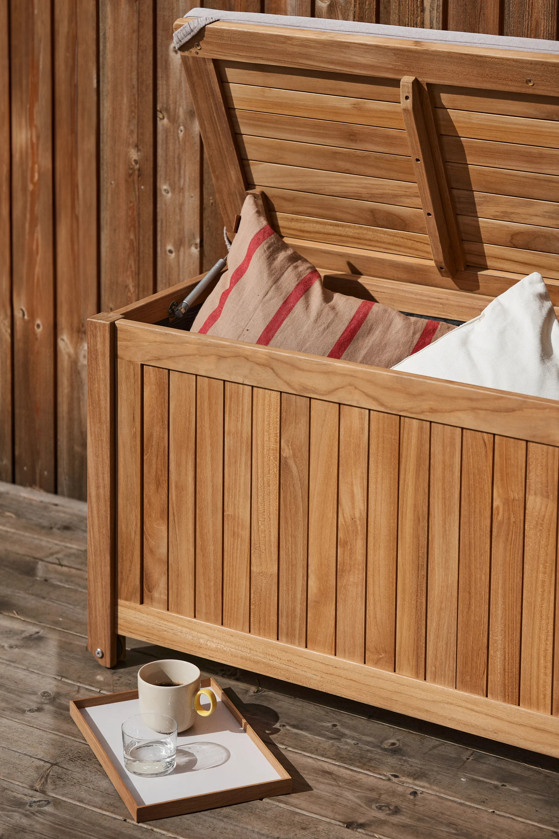 Bjärknäs Kissenbox mit Rädern S 130x50x60 cm, Teak 1898