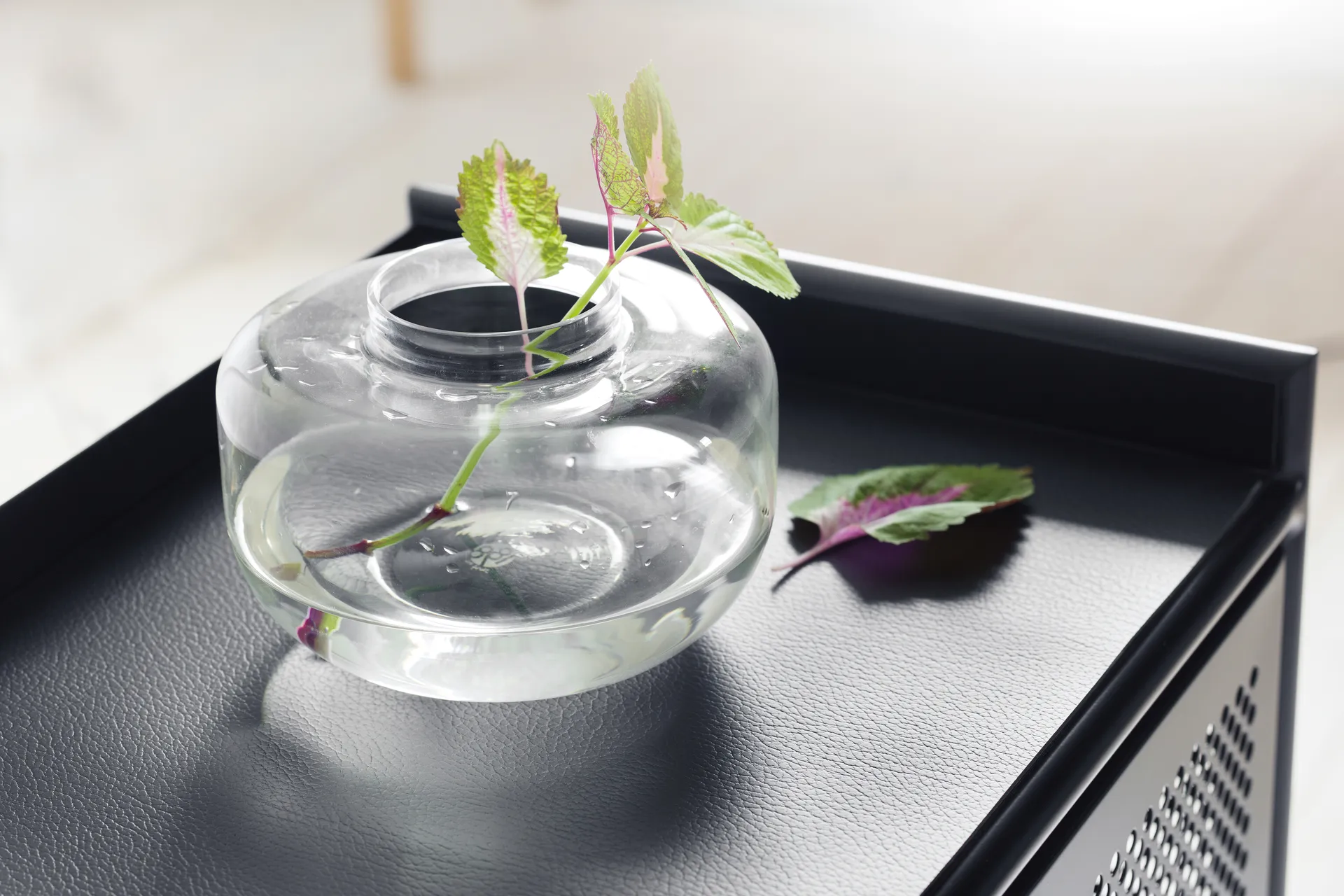 Hissö Beistelltisch, Schwarz 1898