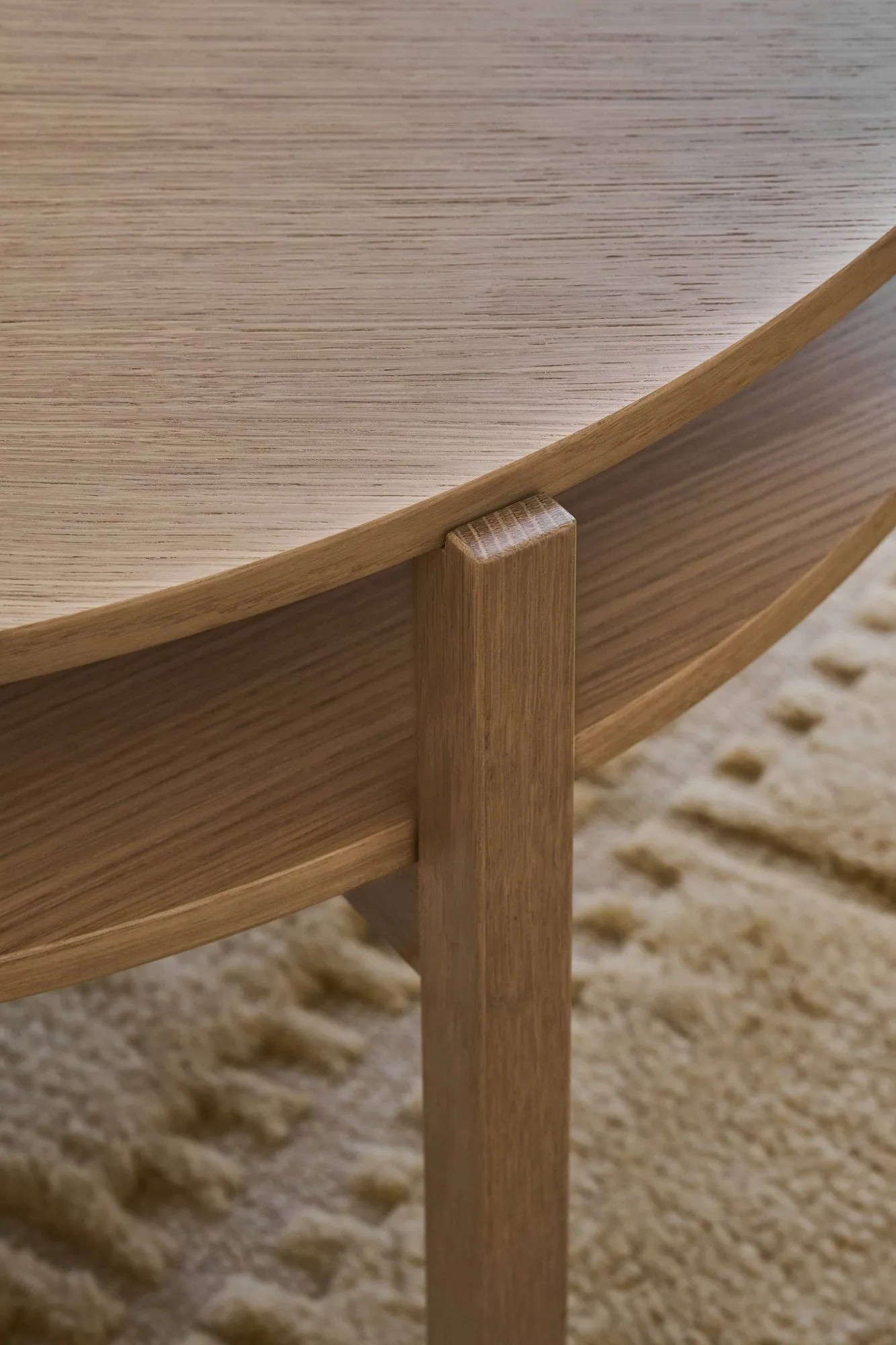 Lid Couchtisch, Eiche weiß pigmentiert, Ø90 cm 1898