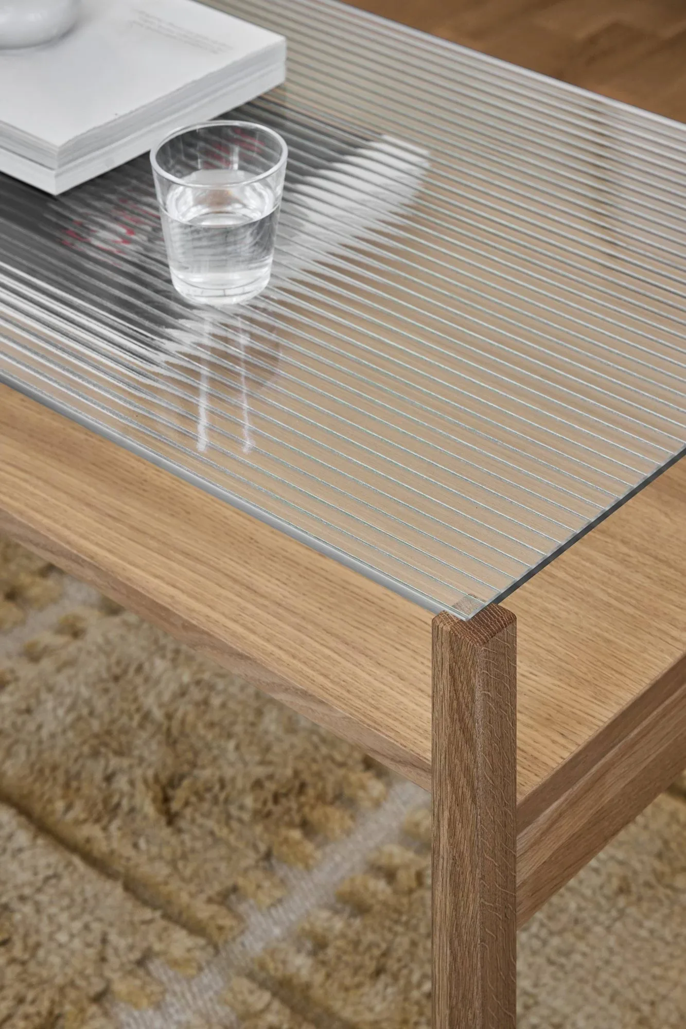 Lid Couchtisch, Eiche weiß pigmentiert-Glas, 125x50 cm 1898