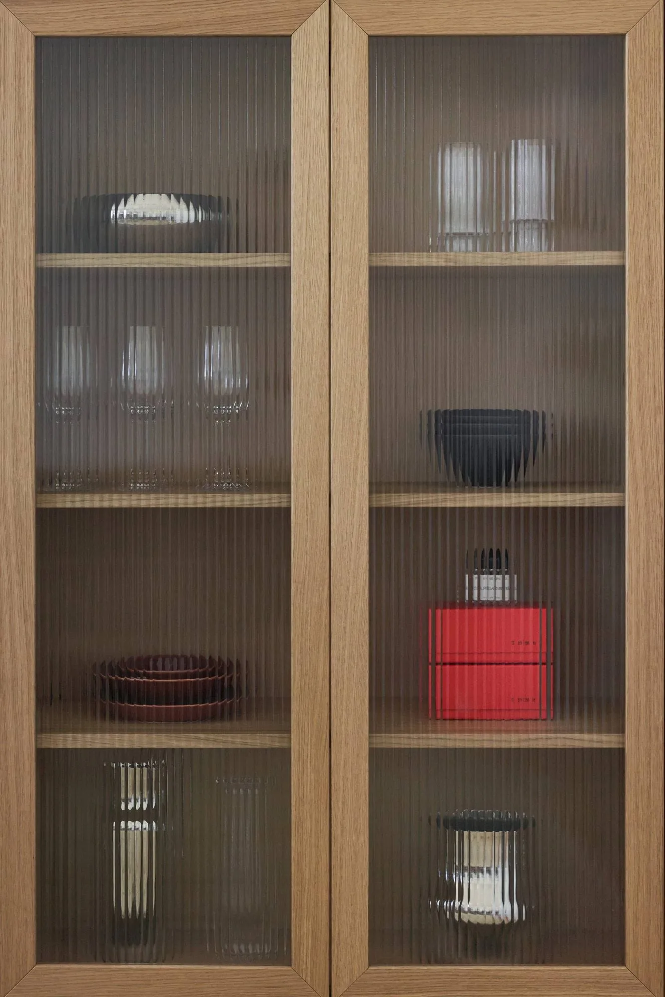 Lid Vitrinenschrank, Eiche weiß pigmentiert 1898