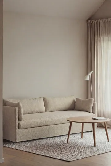 Linnevik Sofa - Bern beige 0341-Eiche weiß geölt, 4-sitzig, mit Volant - 1898