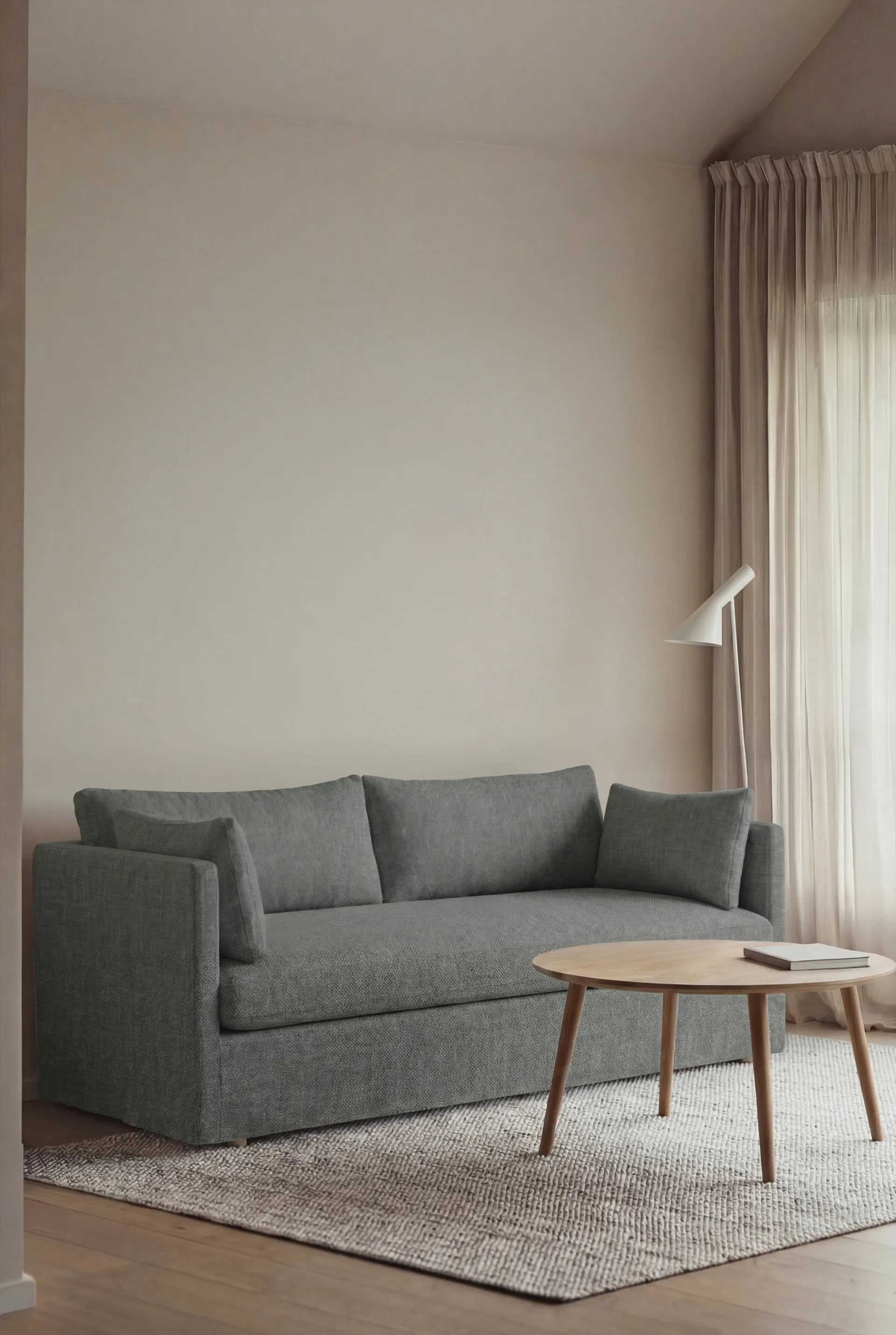 Linnevik Sofa, Caleido Grey 1240-Eiche weiß geölt, 2-sitzig, mit Volant 1898