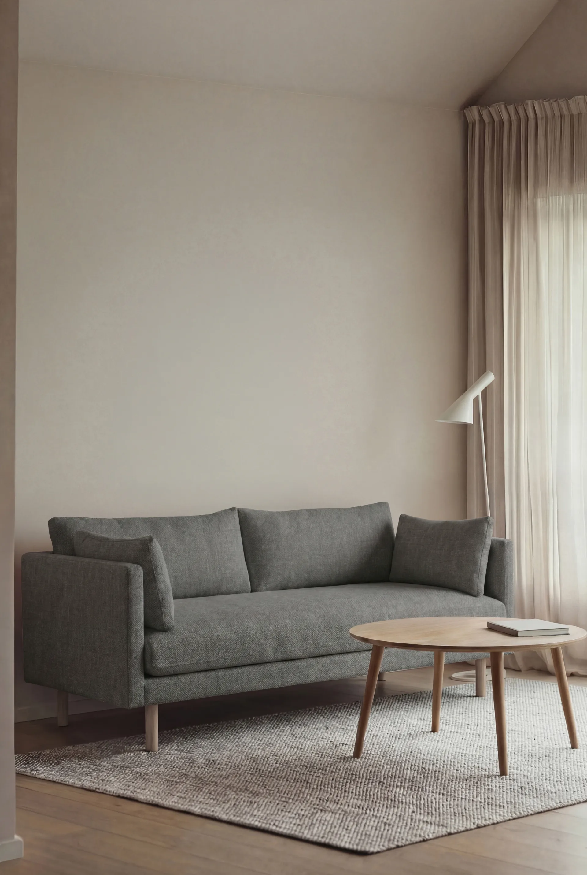 Linnevik Sofa, Caleido Grey 1240-Eiche weiß geölt, 2-sitzig, ohne Volant 1898