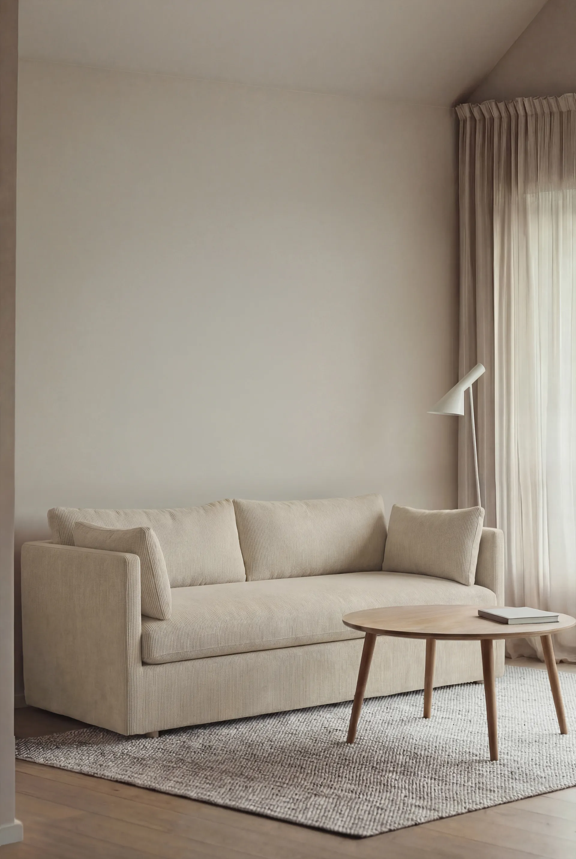 Linnevik Sofa, Jump Beige 1956-Eiche weiß geölt, 2-sitzig, mit Volant 1898