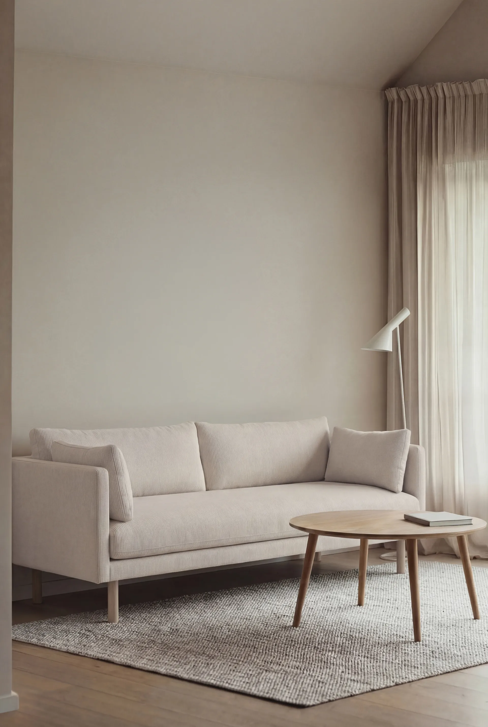 Linnevik Sofa, Jump Off White 1954-Eiche weiß geölt, 3-sitzig, ohne Volant 1898