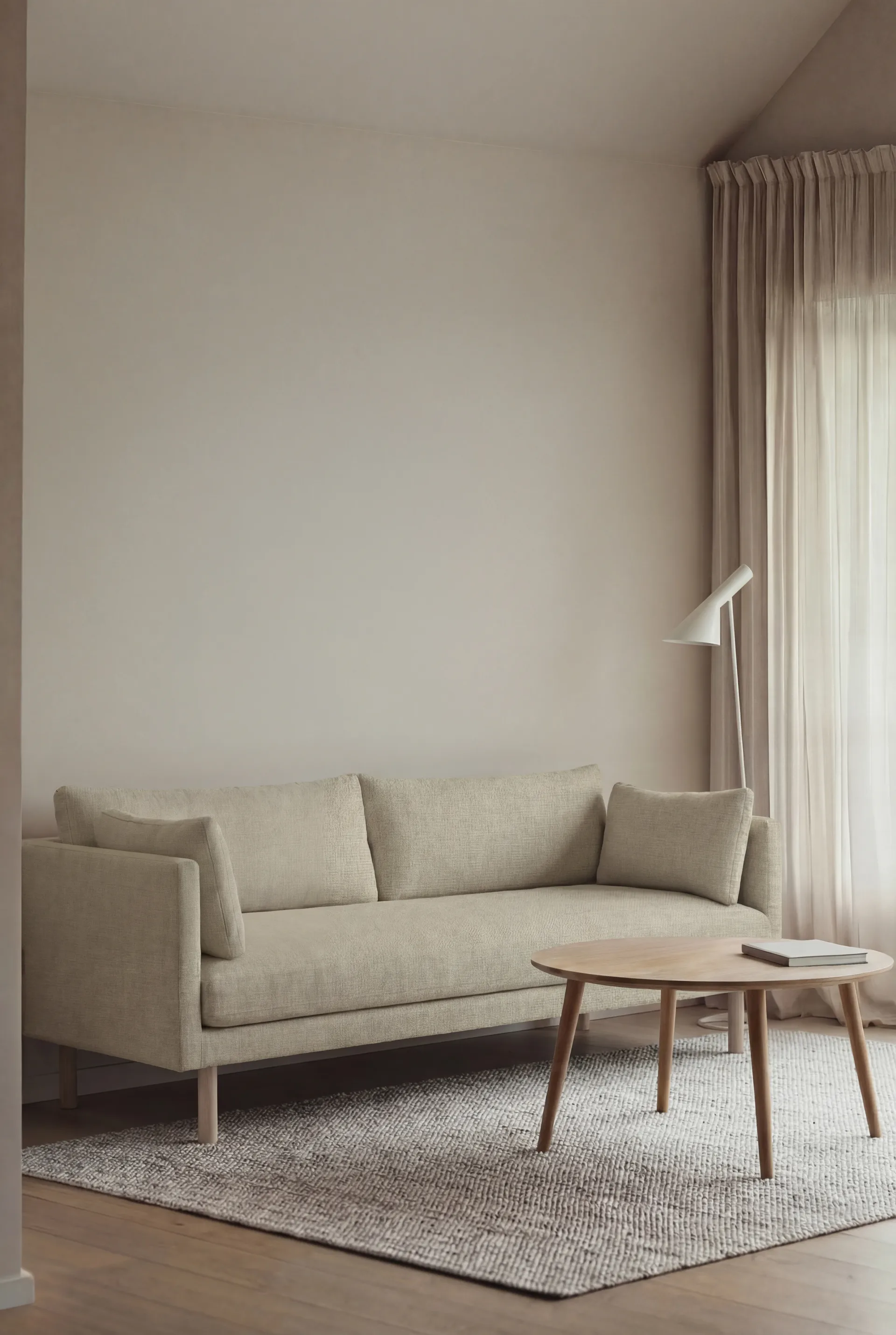 Linnevik Sofa, Luiza Beige 3981-Eiche weiß geölt, 3-sitzig, ohne Volant 1898