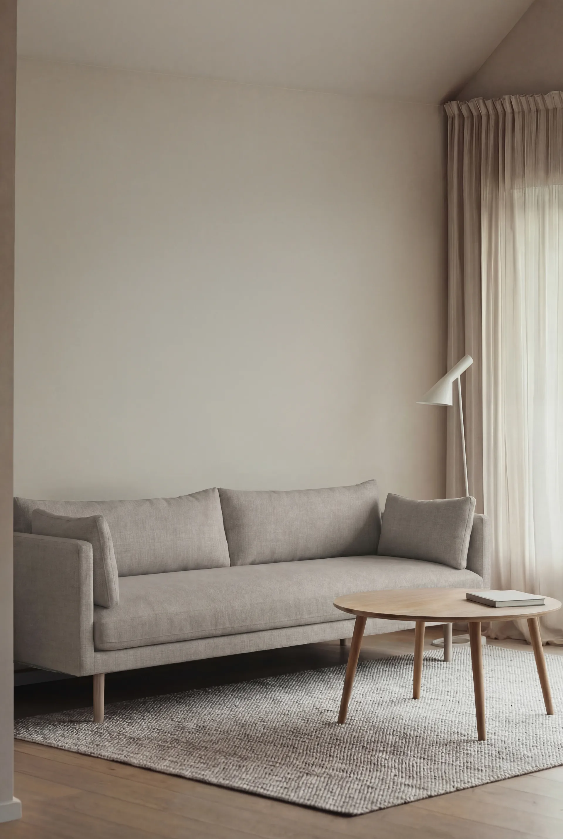 Linnevik Sofa, Same Grey 6673-Eiche weiß geölt, 4-sitzig, ohne Volant 1898