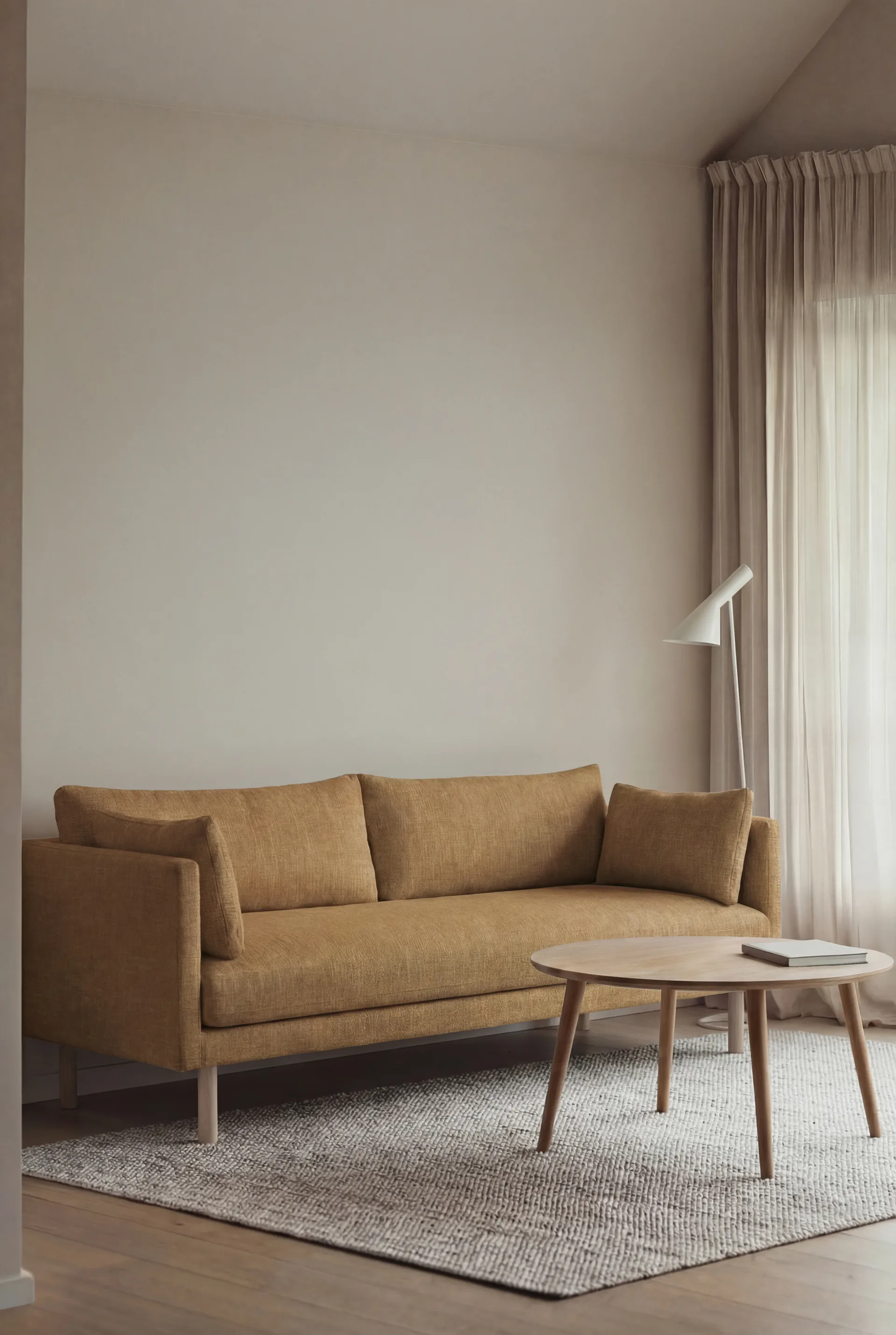 Linnevik Sofa, Same Ochre 6676-Eiche weiß geölt, 3-sitzig 1898