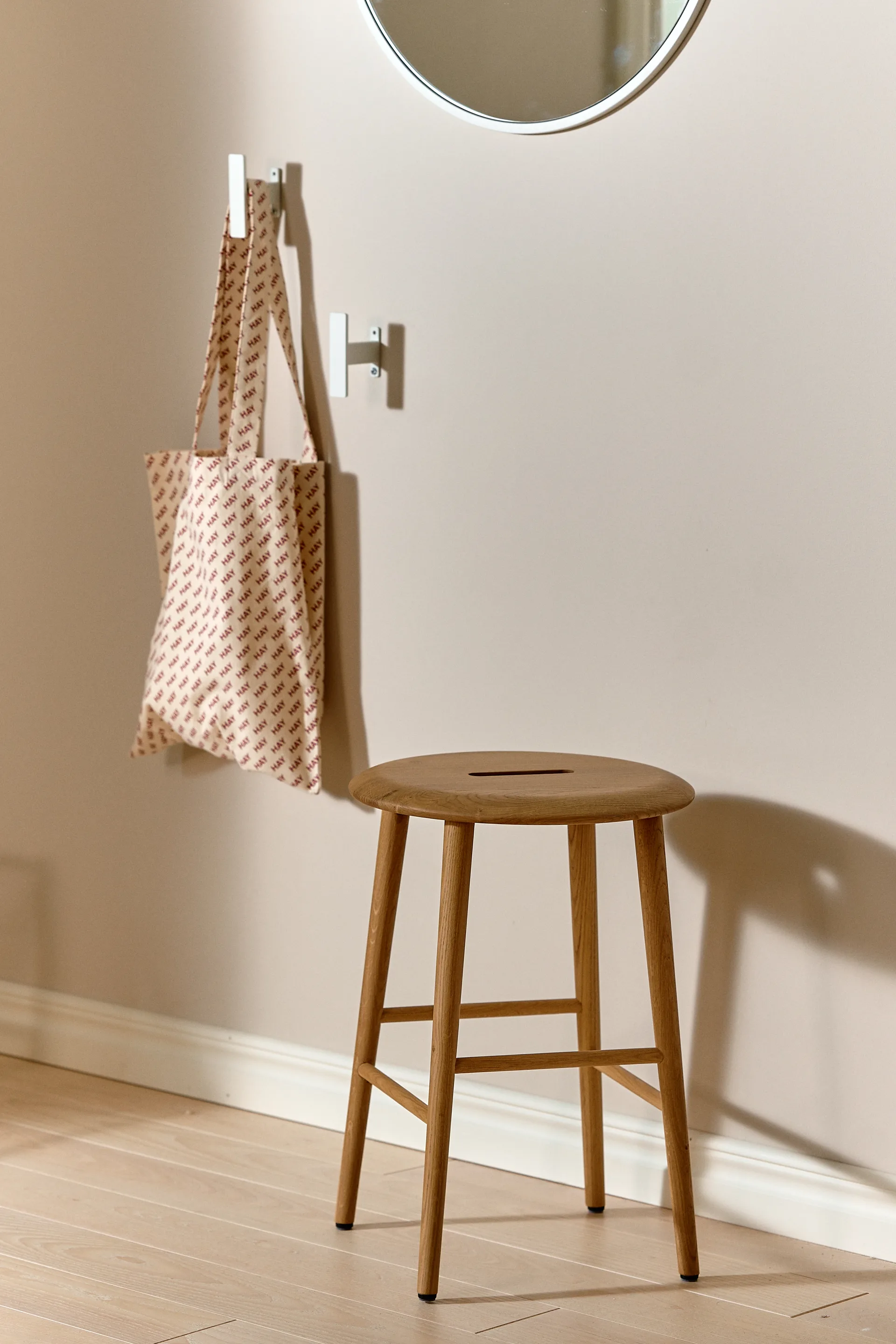 Norrabo Hocker 53 cm, Natur lackierte Eiche 1898