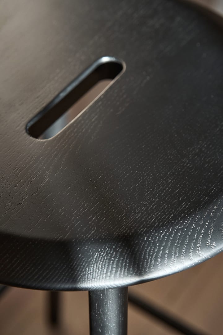 Norrabo Hocker 65 cm, Schwarz lackierte Eiche 1898