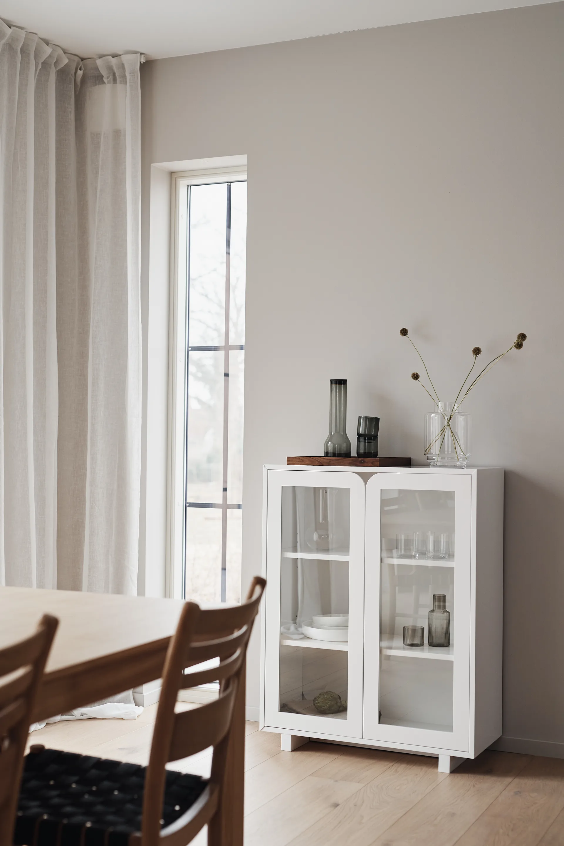 Vidja Vitrinenschrank niedrig, White 1898