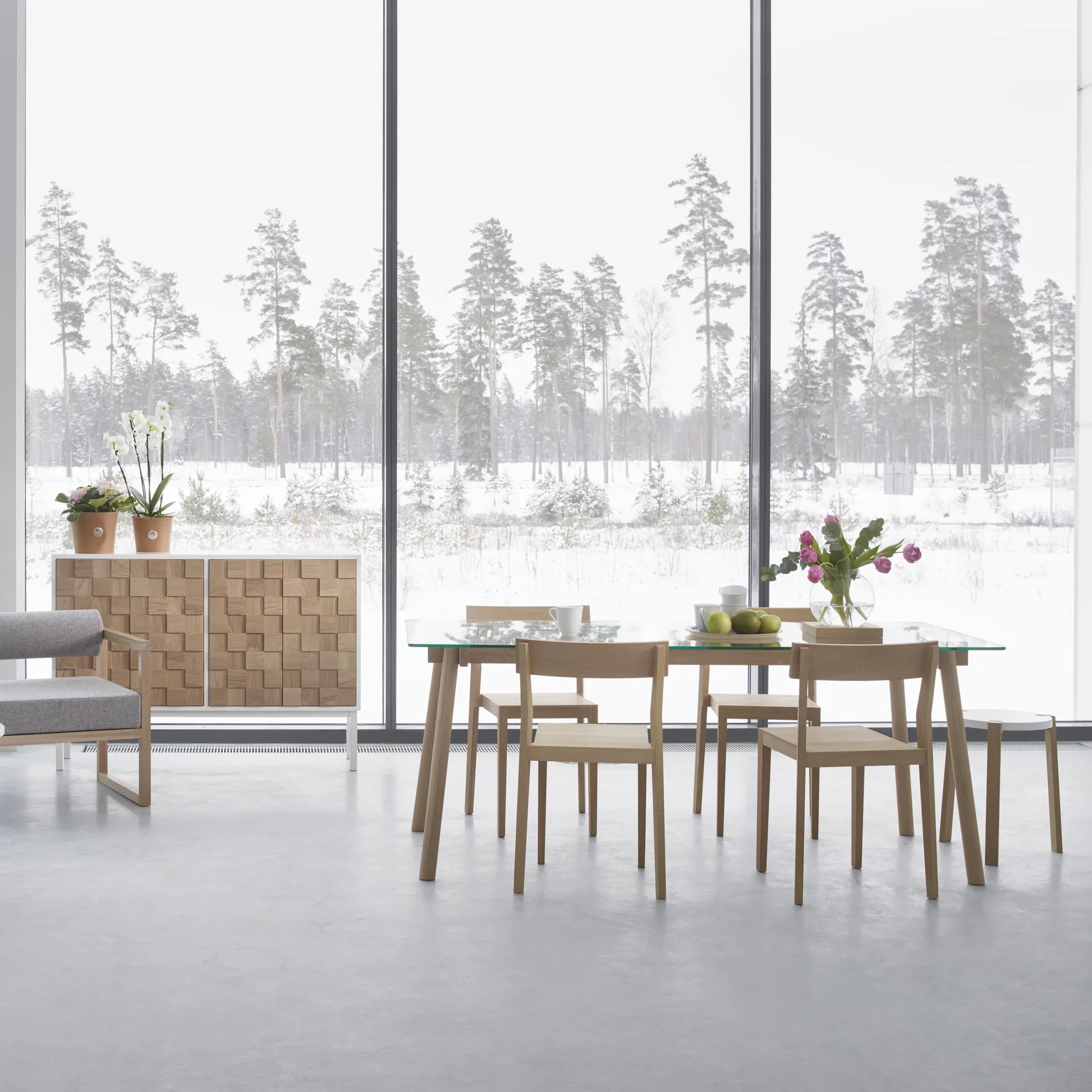 Corners Esstisch, Eiche schwarz gebeizt, Glas A2