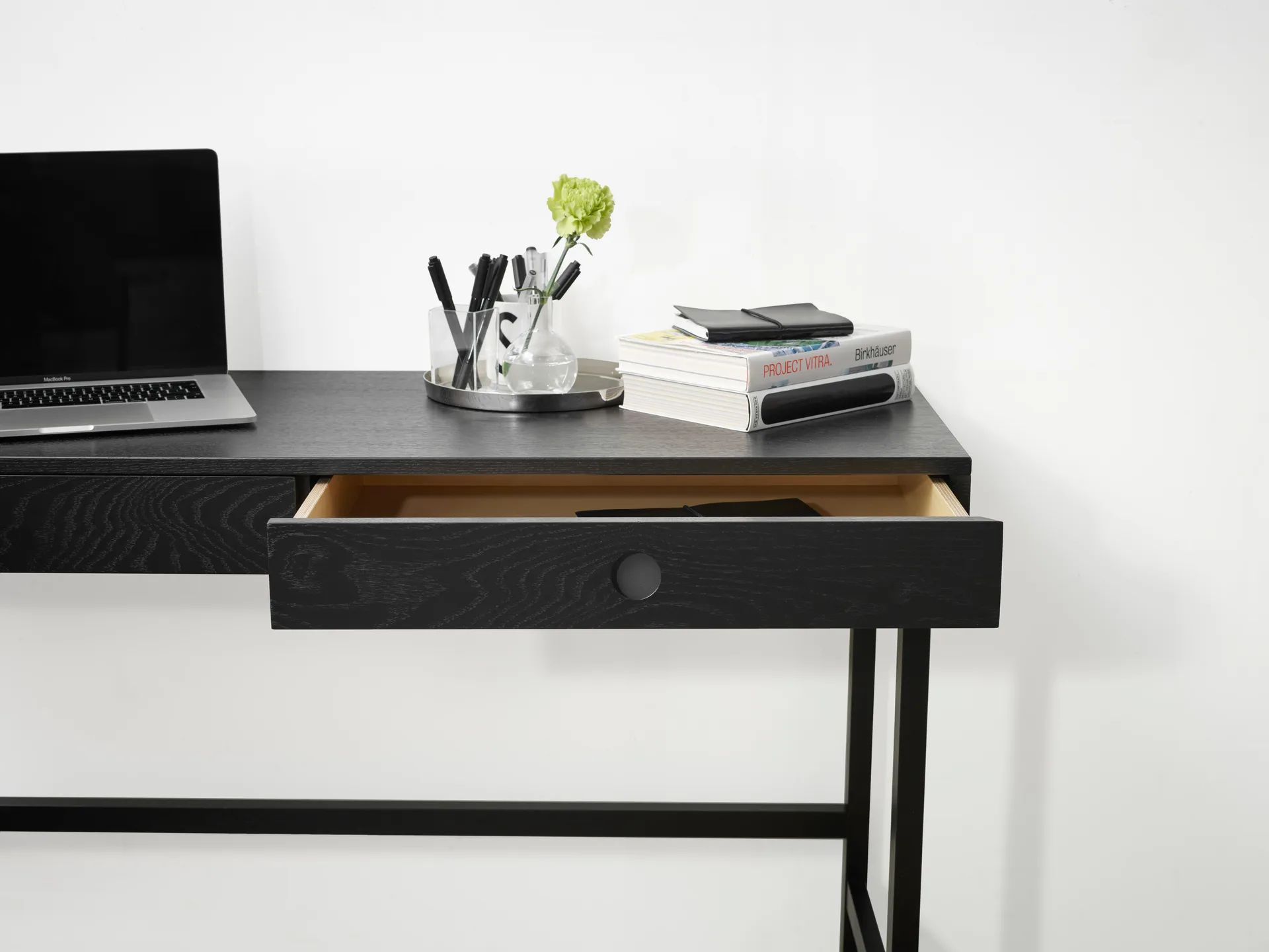 Mind Schreibtisch, Schwarz gebeizte Eiche, 118x74x44 cm A2