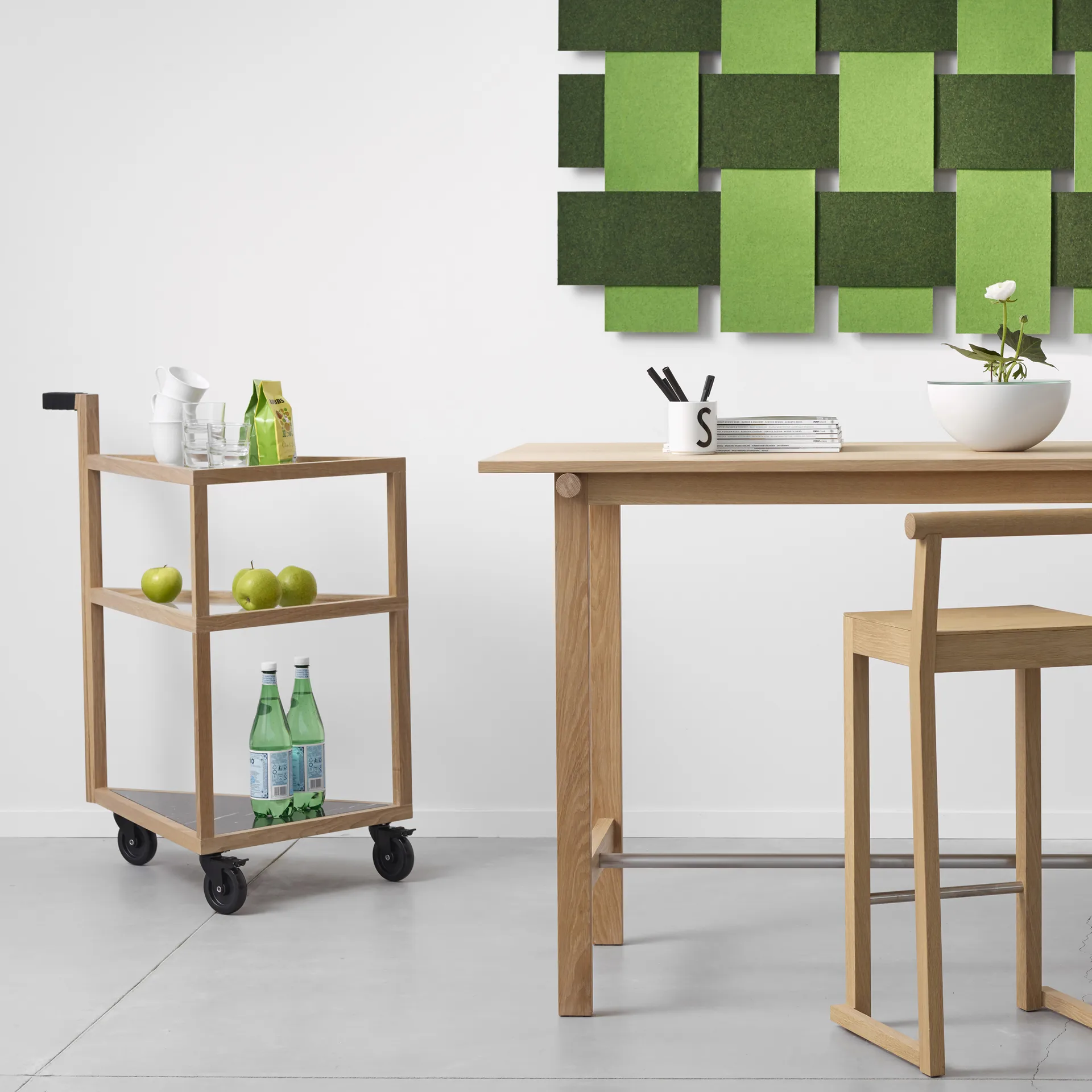 Move Servierwagen, Eiche schwarz gebeizt, big, Marmor marquina, Glas A2