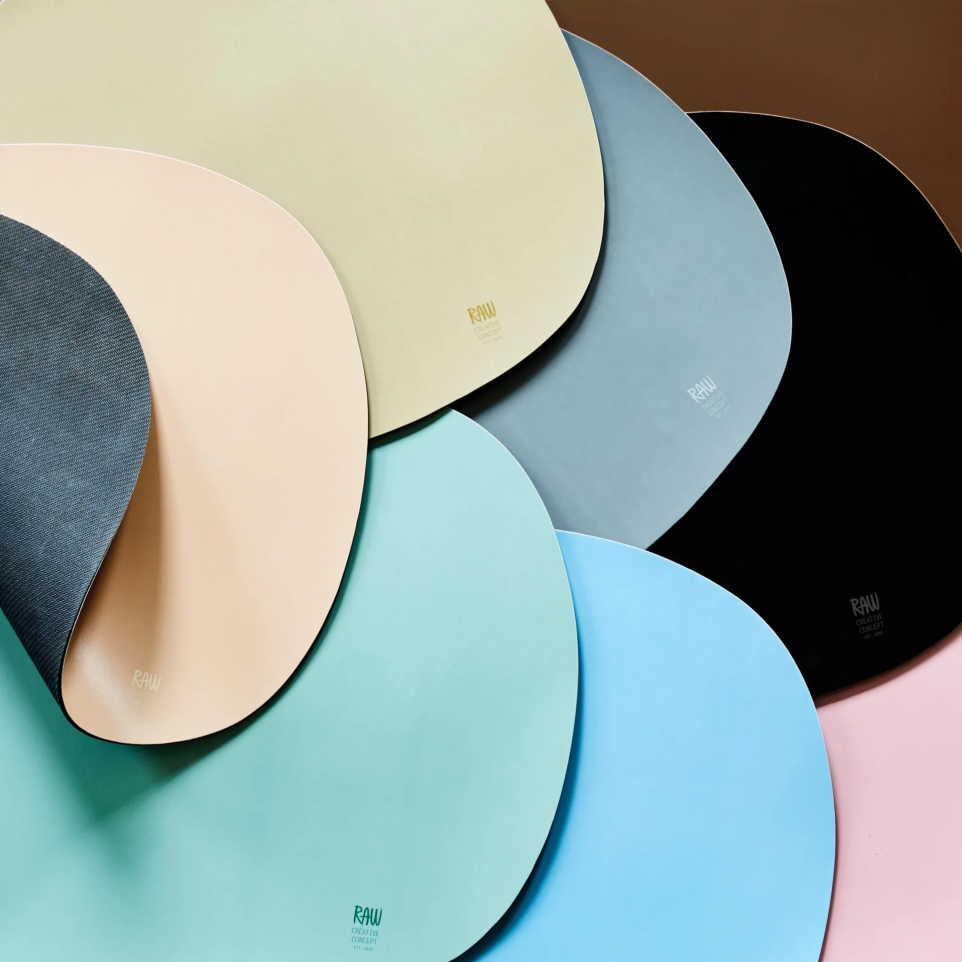 Raw creative Tischset Silikon 41x33,5 cm, Grün Aida