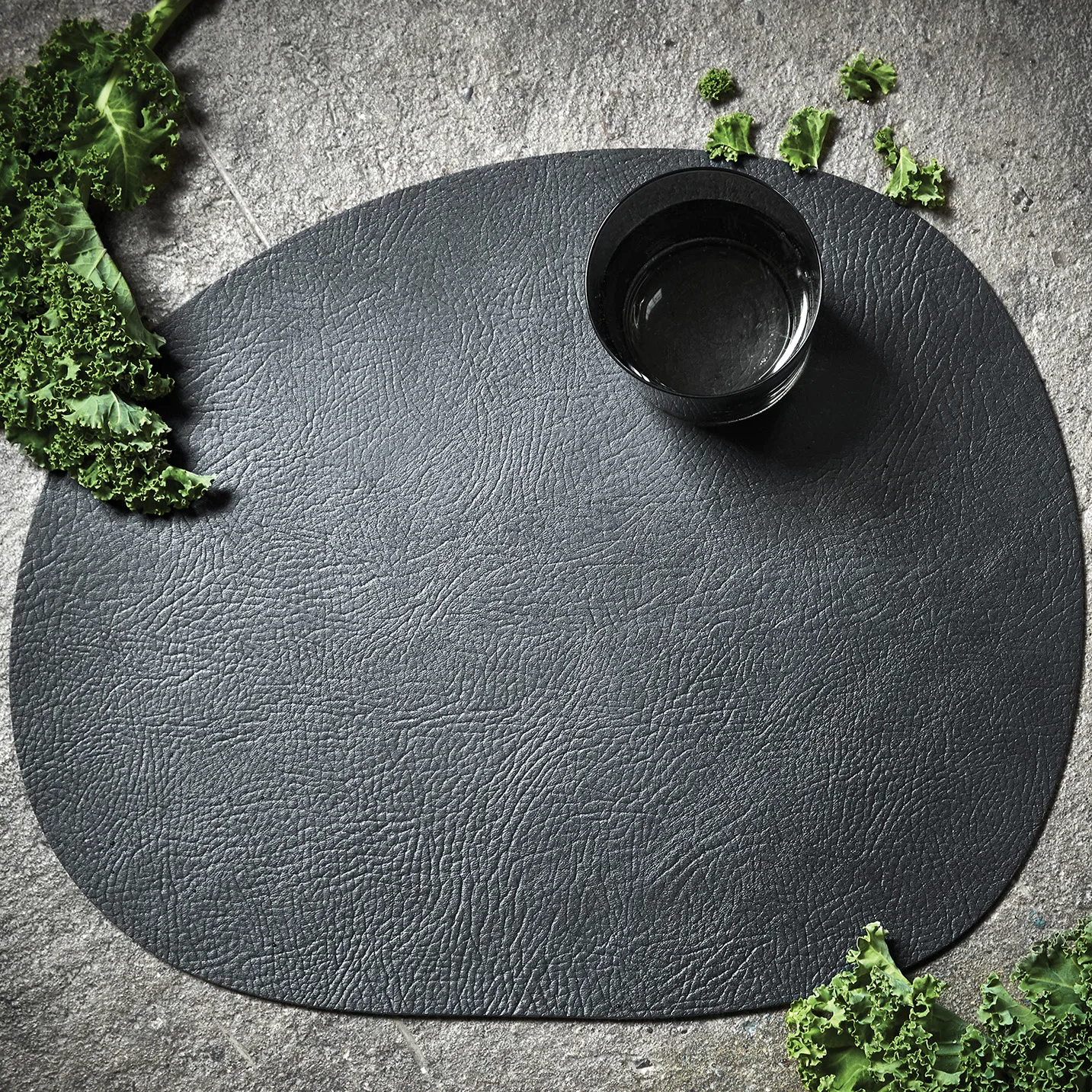 Raw Platzdecke Leder, Black buffalo (schwarz) Aida