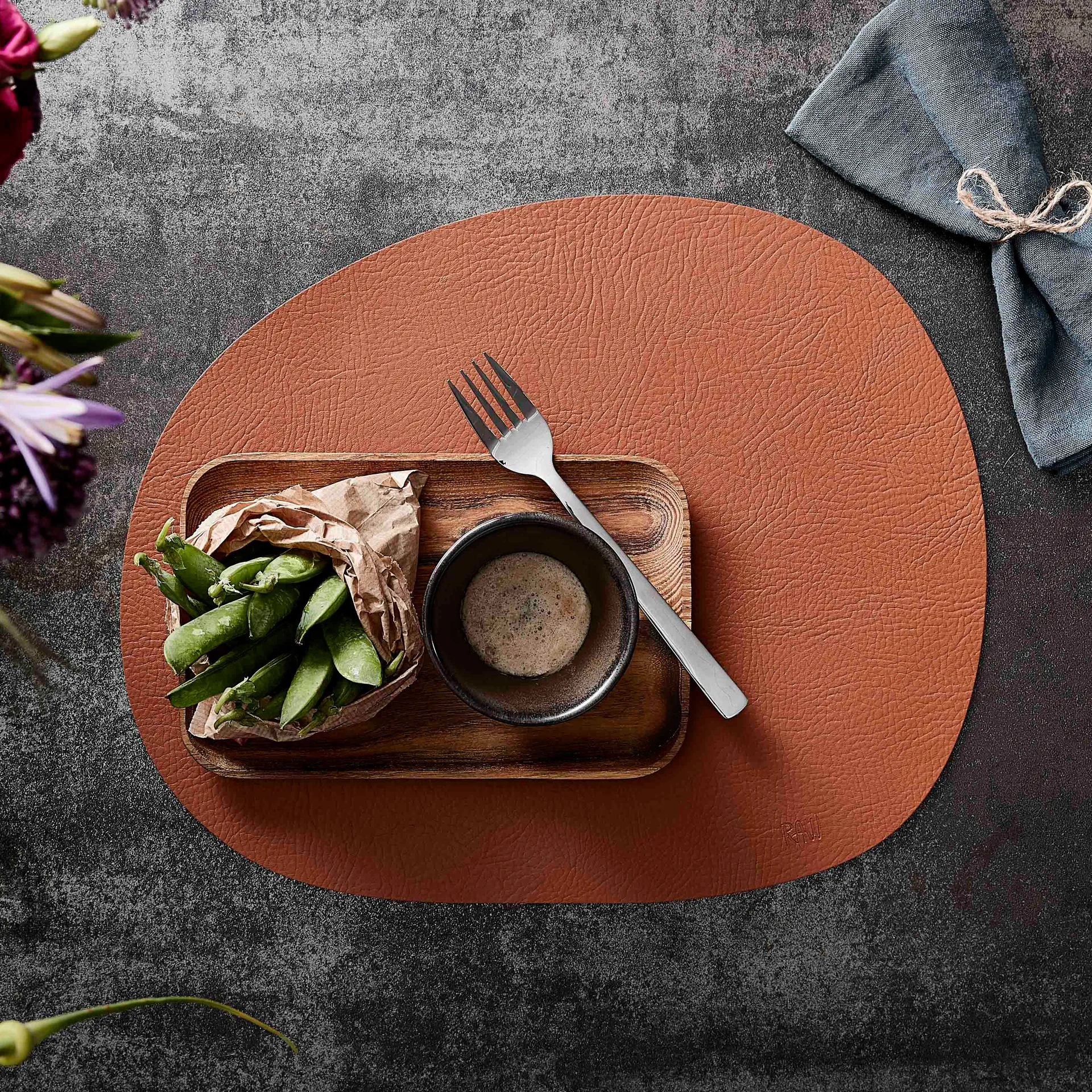 Raw Platzdecke Leder, Cinnamon brown buffalo Aida
