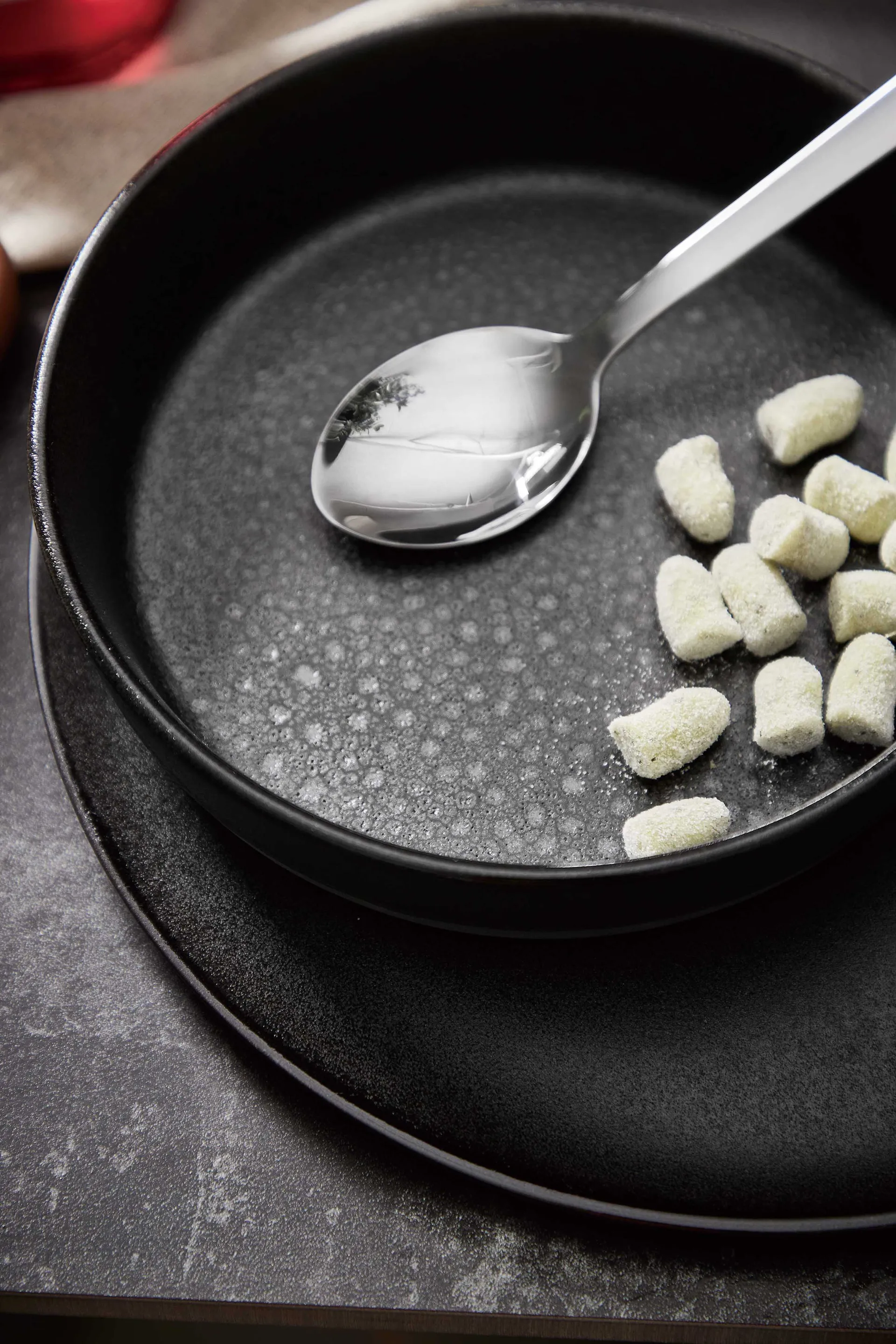 Raw Suppenteller Ø 19,4cm, Titanium black Aida