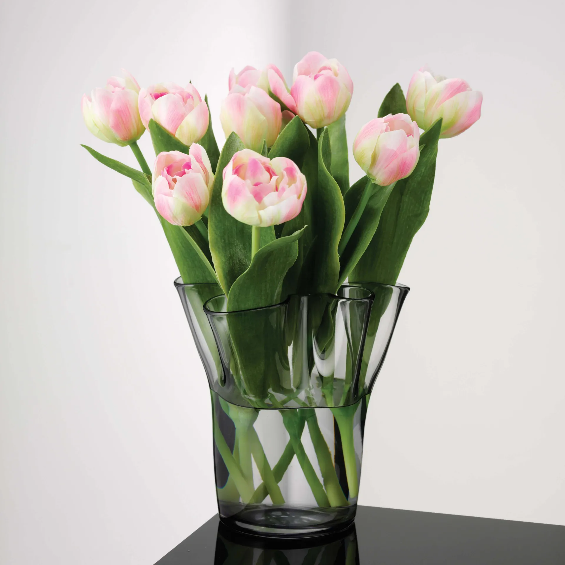 Tulip Vase 20cm, Smoke Aida