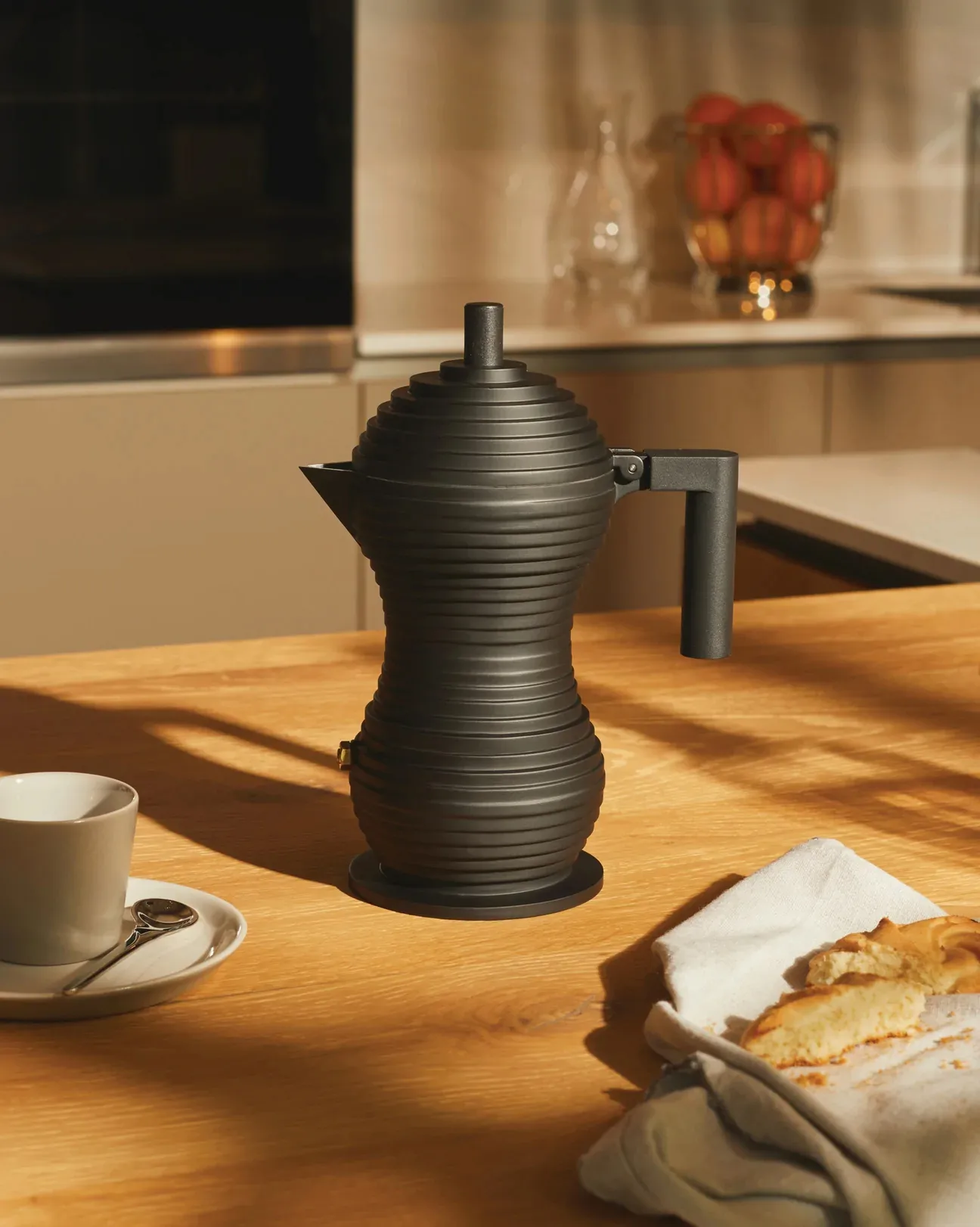 Pulcina Espressokocher schwarz, 30 cl, 6 Tassen Alessi