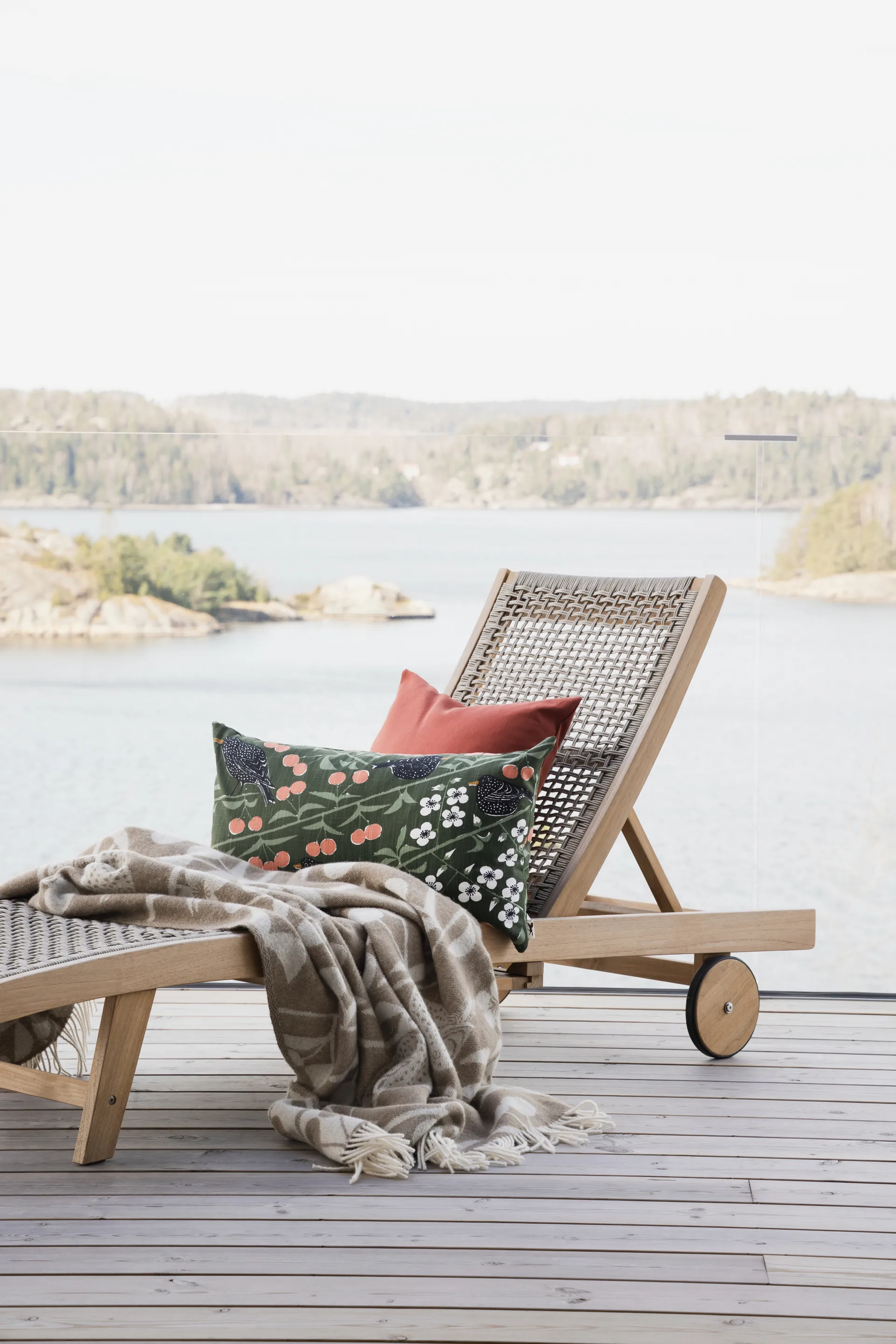 Kirschgarten Plaid 130x170 cm, Braun-offwhite Almedahls