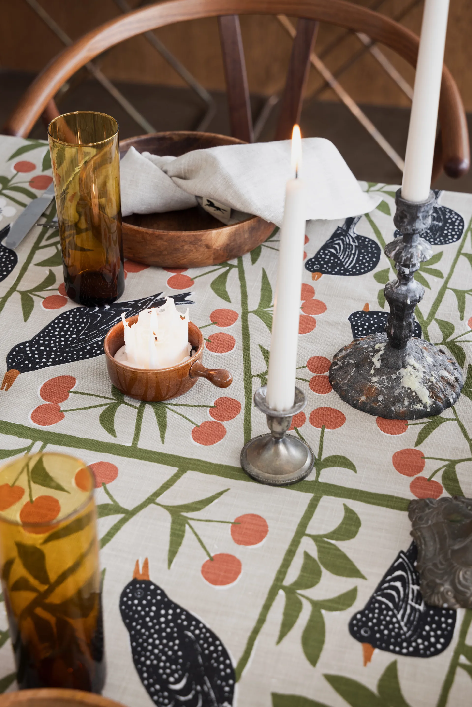 Kirschgarten Tischdecke, Beige, 145×250 cm Almedahls