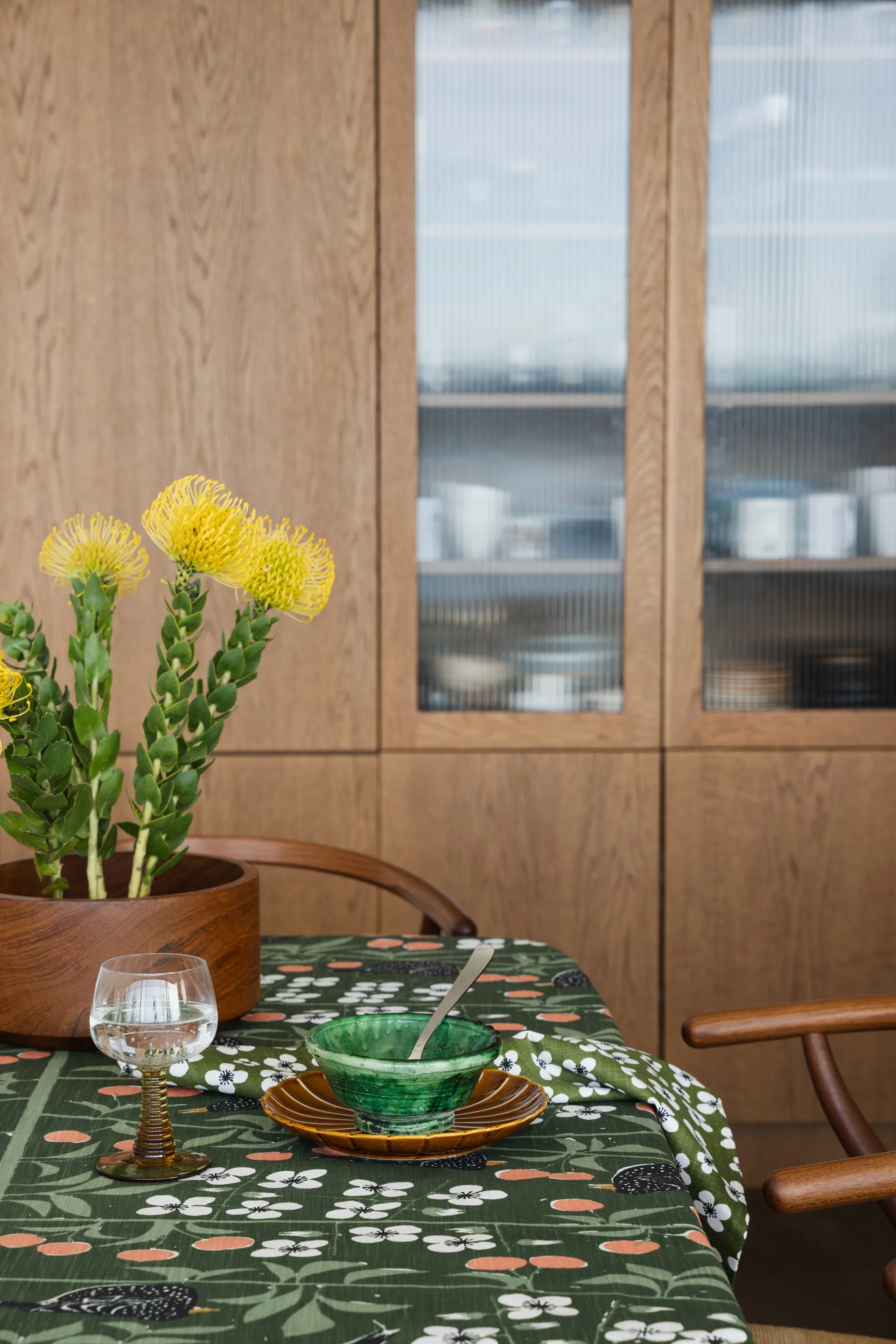 Kirschgarten Tischdecke, Dunkelgrün, 145x250 cm Almedahls