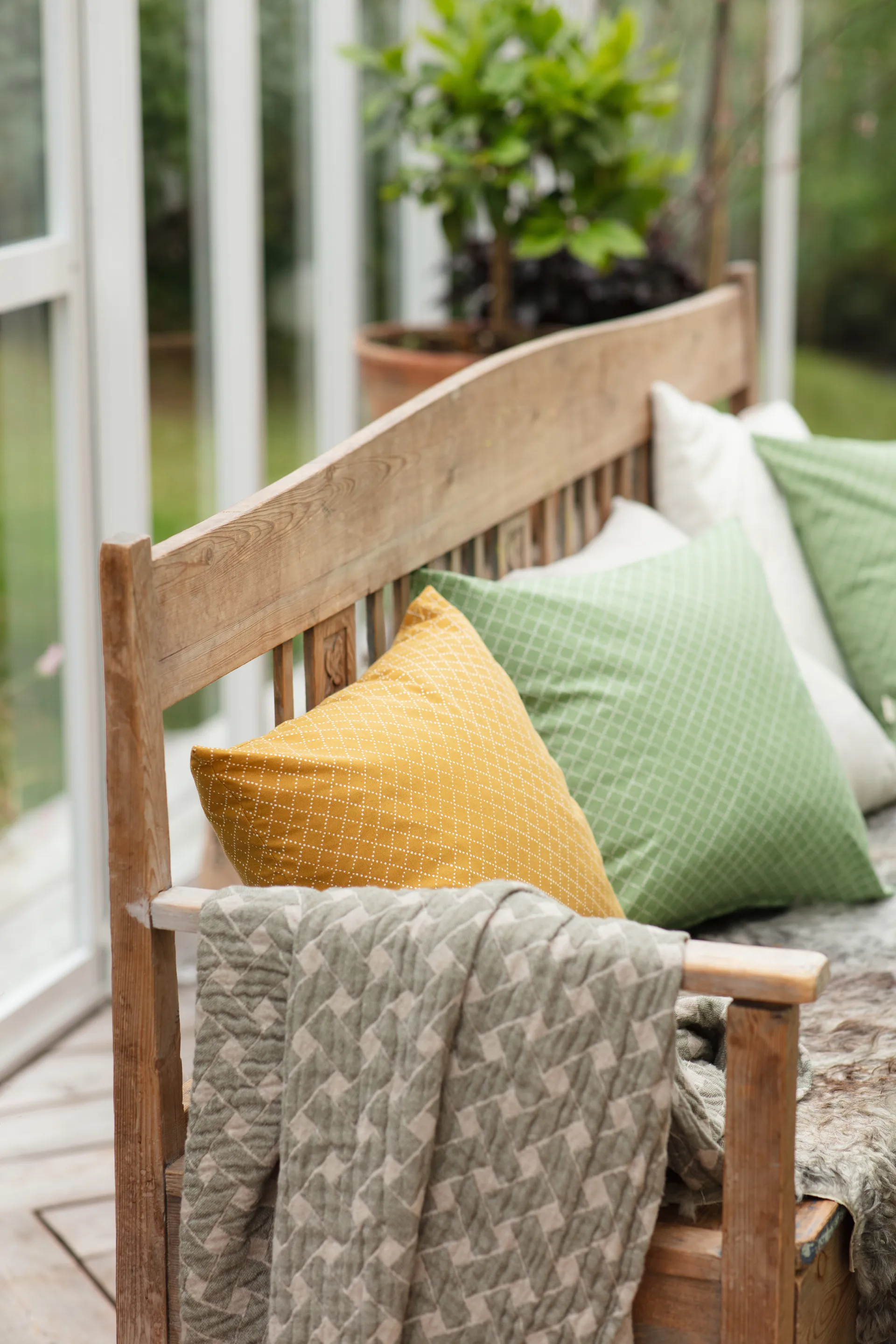 Korg Decke  170x120 cm, Grün-beige Almedahls