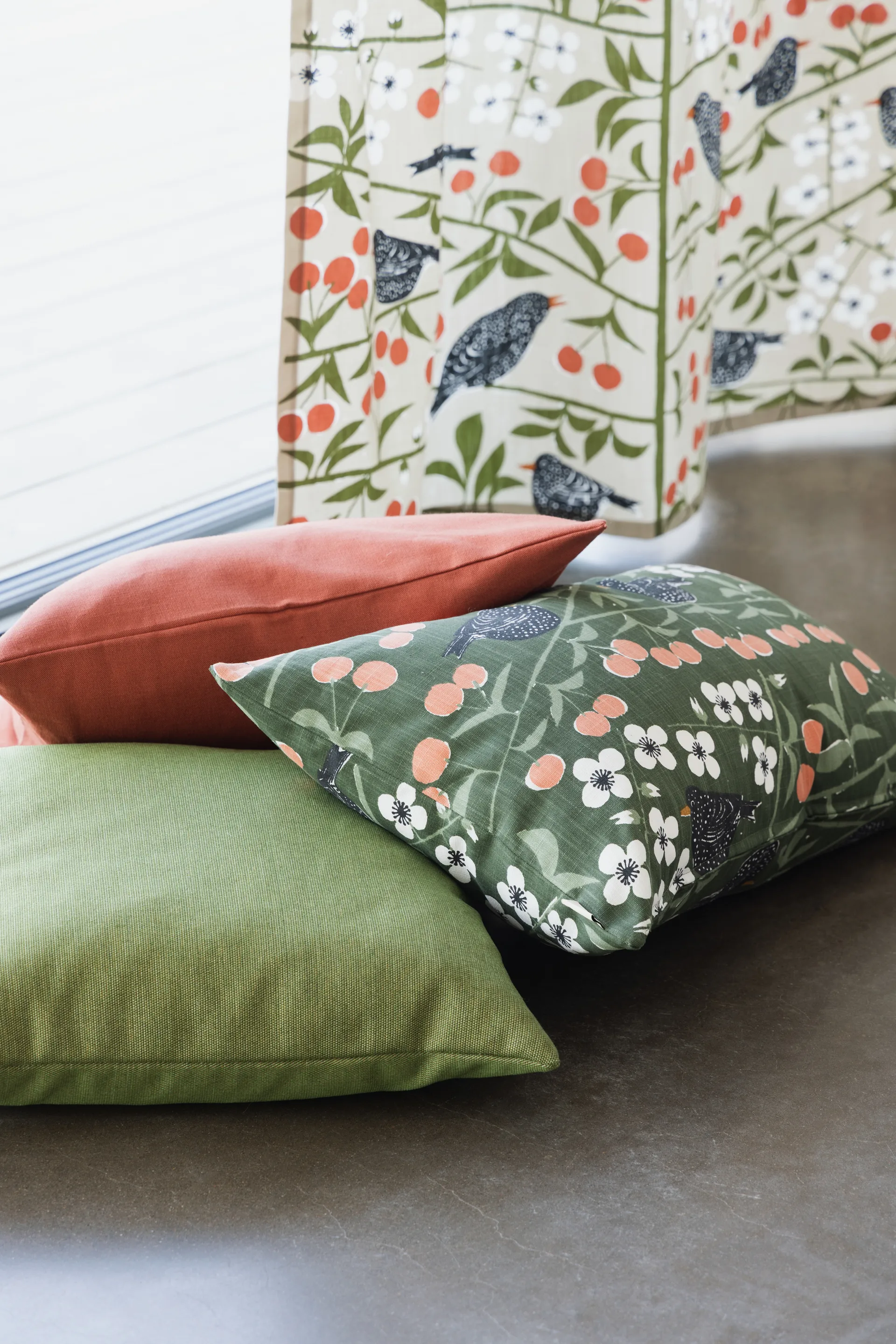 Körsbärsträdgården Stoff, Beige Almedahls