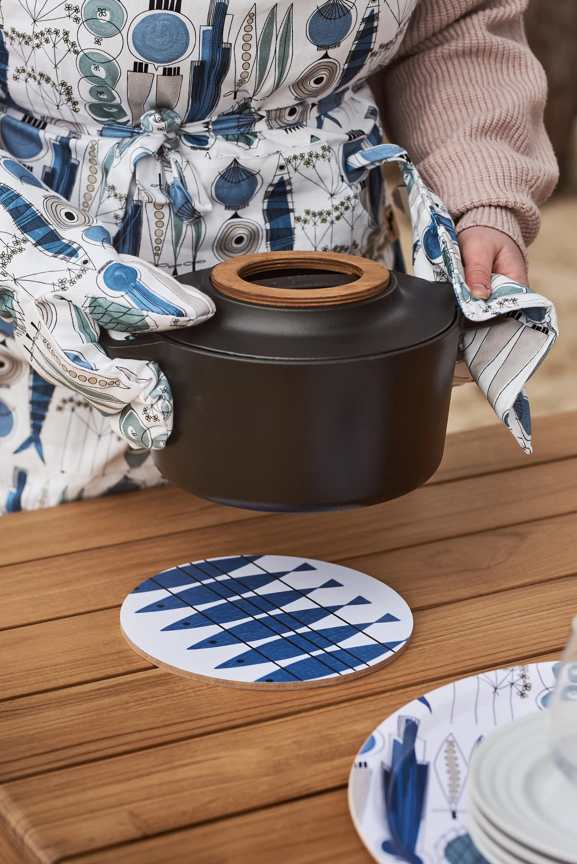 Picknick Schürze kleines Muster, blau-beige Almedahls