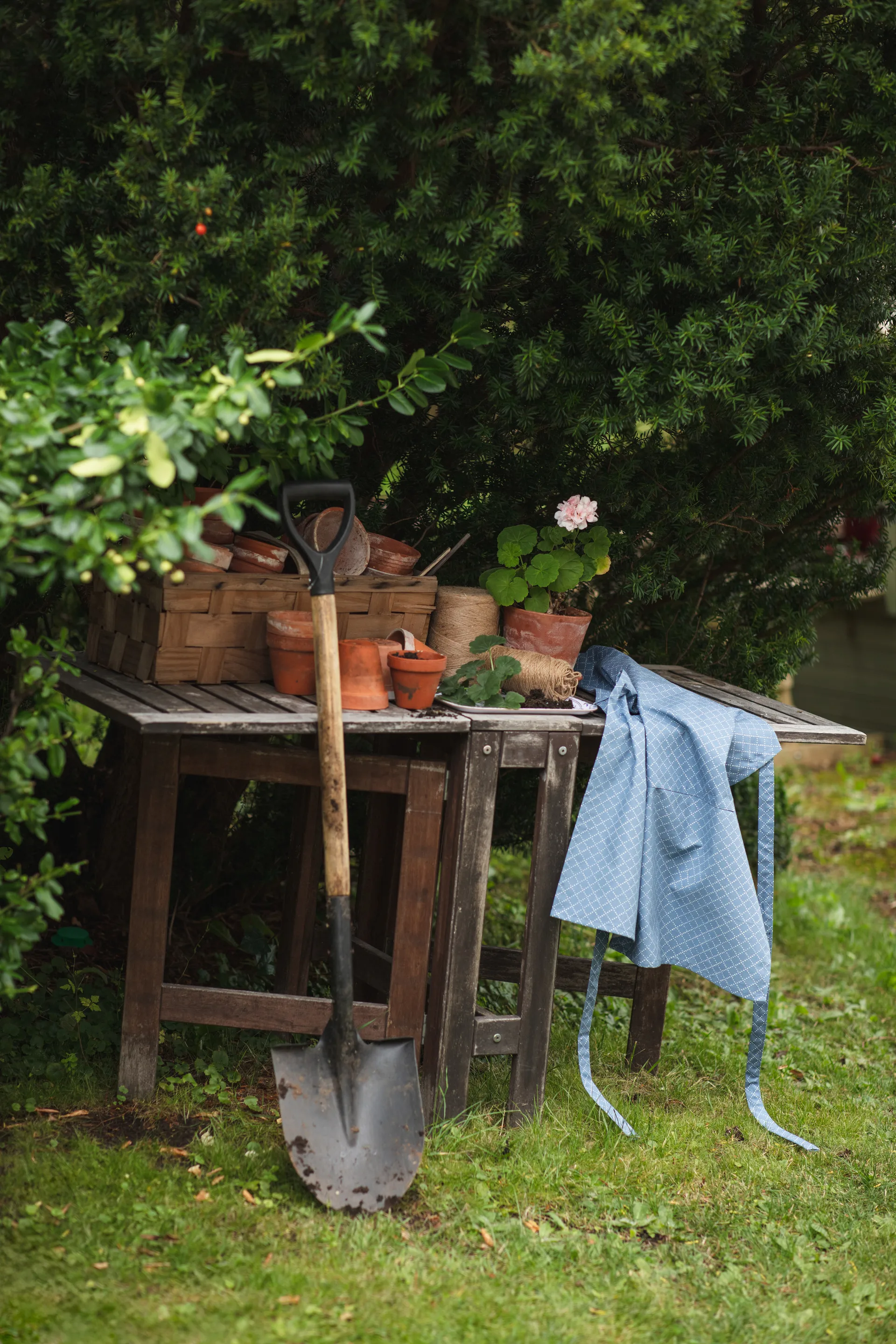 Prickruta Schürze, Blau Almedahls
