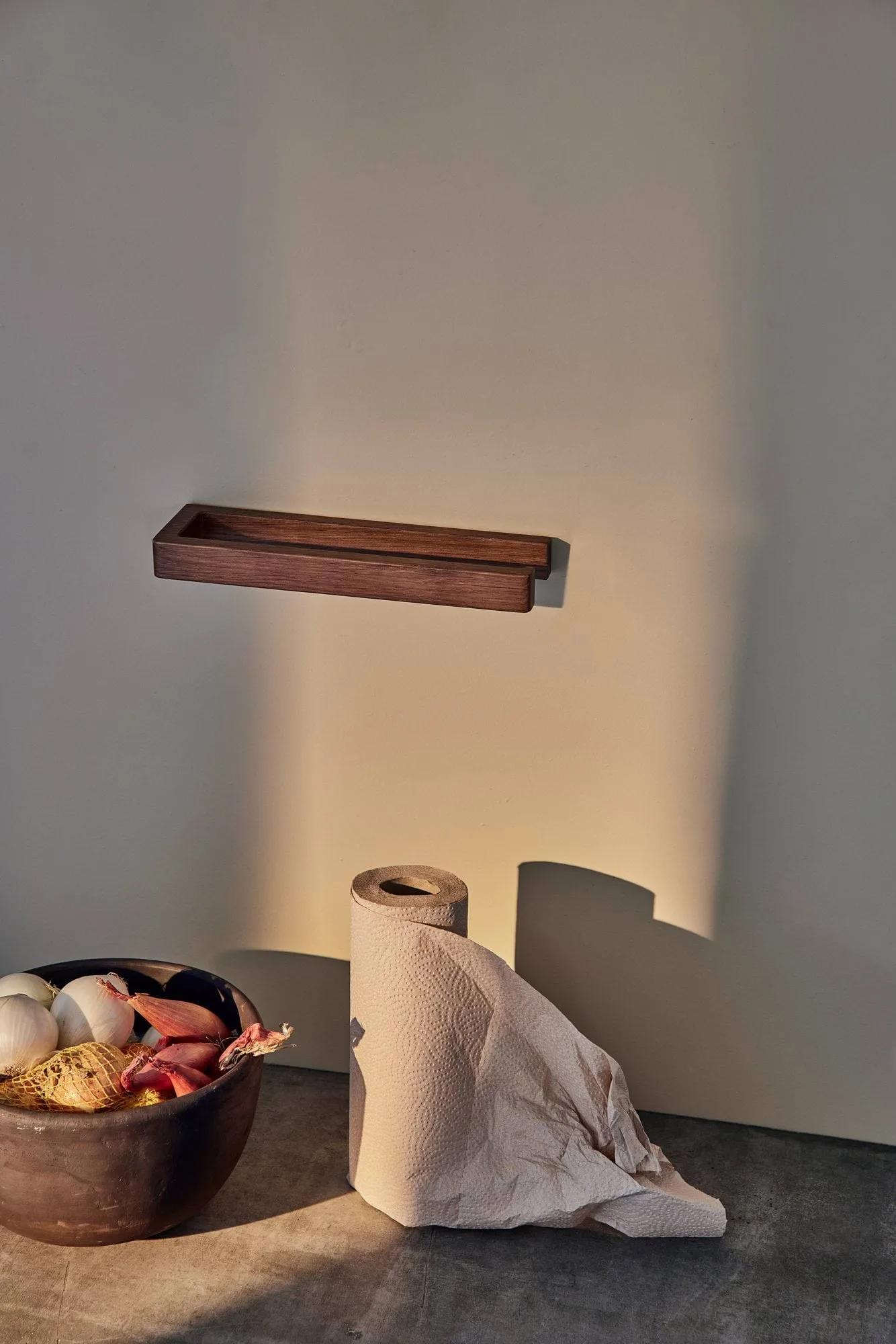 Andersen Küchenpapierhalter 2, Lackierte Esche Andersen Furniture