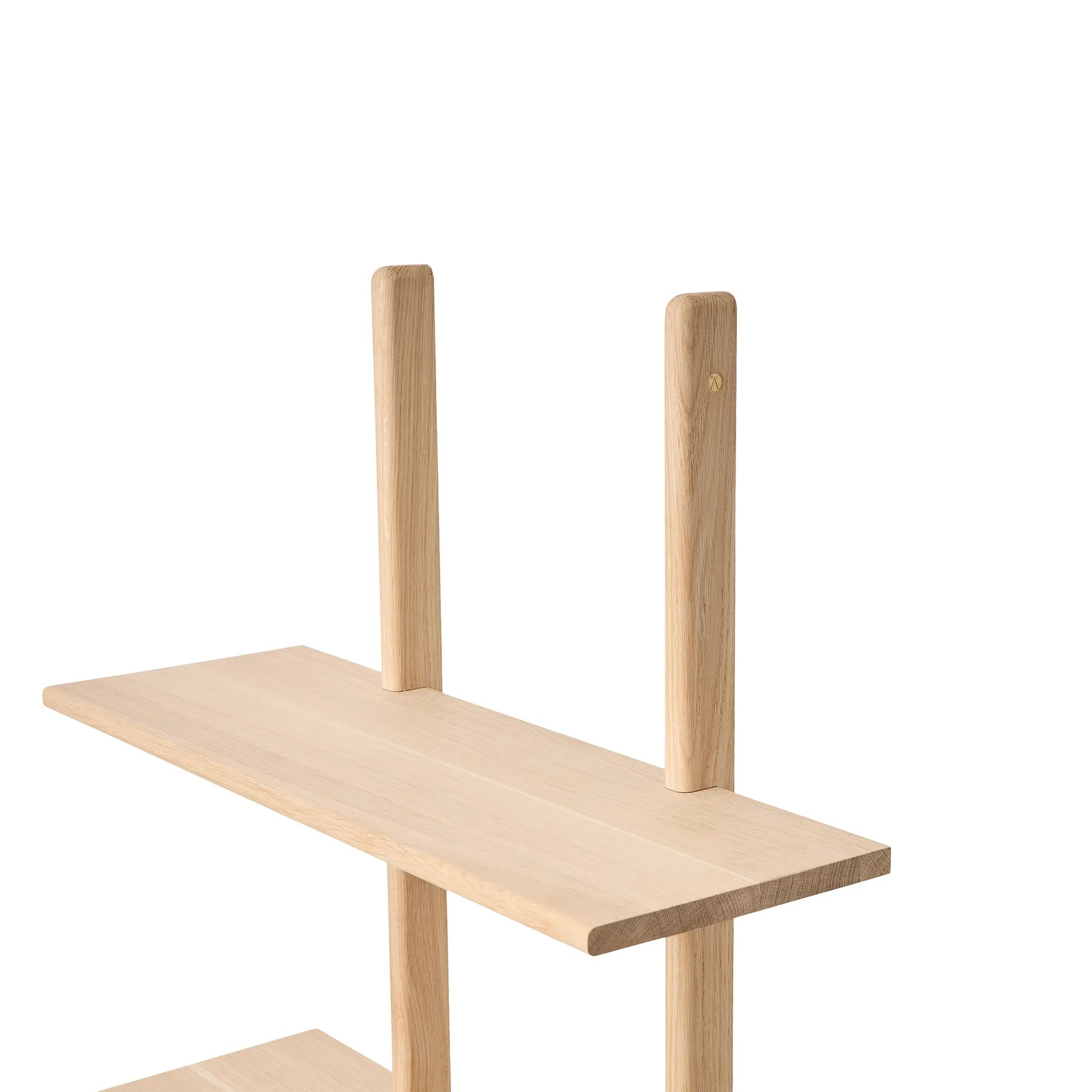 Essence Wandregal, Oak, 70x25x140 cm Andersen Furniture
