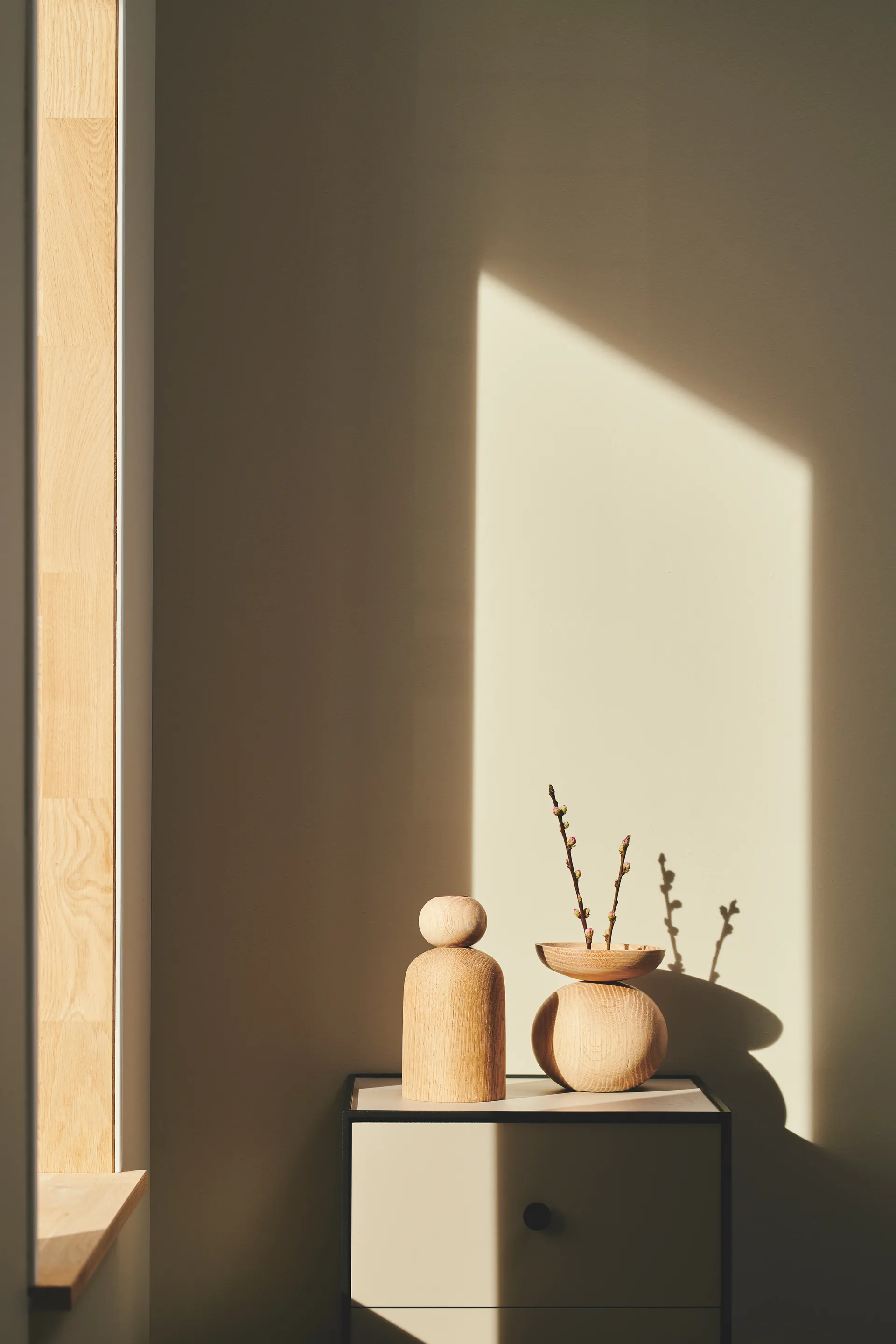 Shape ball Vase, Eiche Applicata