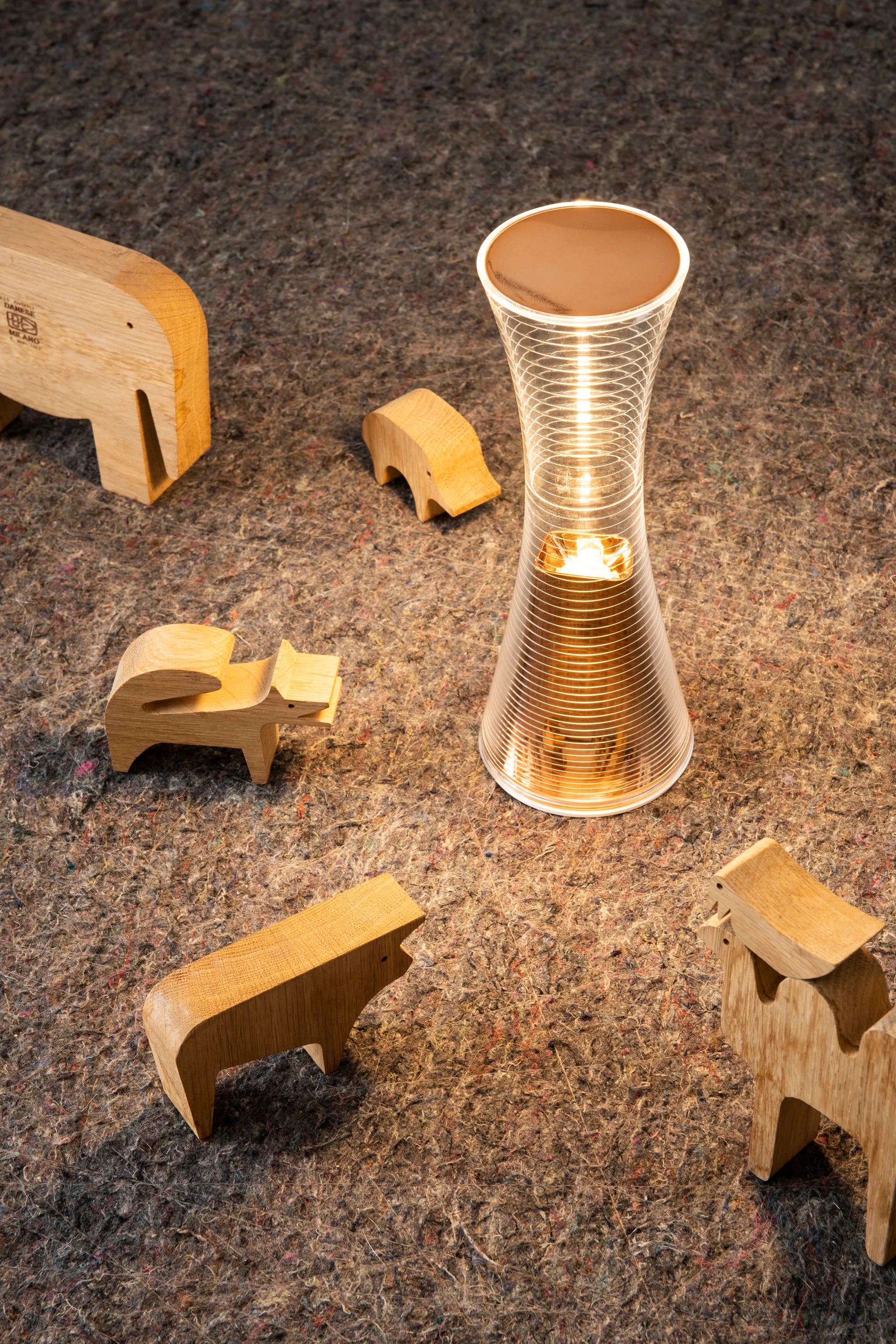 Come Together tragbare Tischleuchte 26,5cm, Copper Artemide