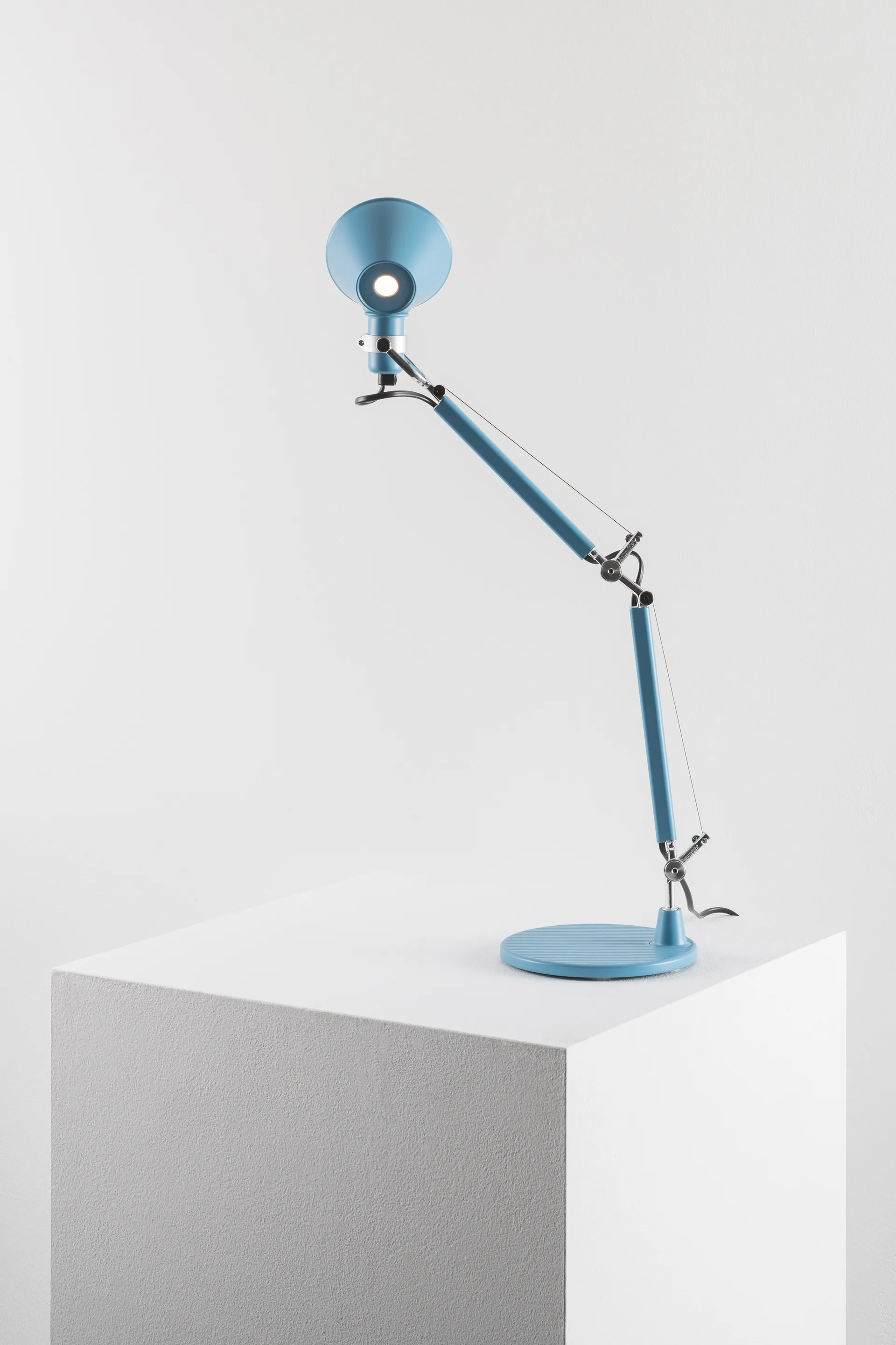 Tolomeo micro Tischleuchte, Light blue Artemide