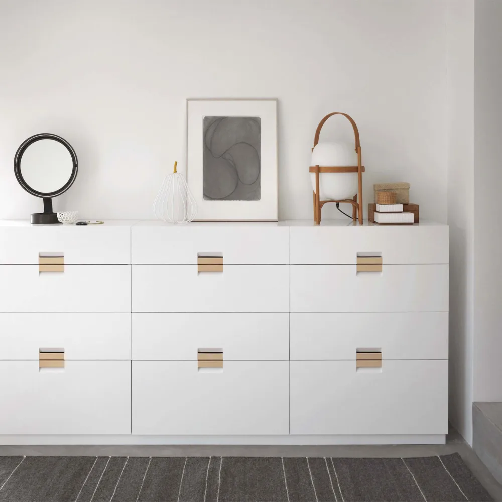 Frame high Kommode, Taupe, Leder schwarz Asplund