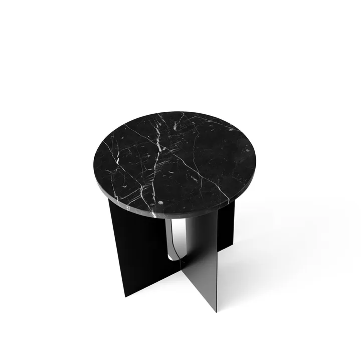 Androgyne Beistelltisch - Marble black, ø42cm, schwarzes Stahlgestell - Audo Copenhagen