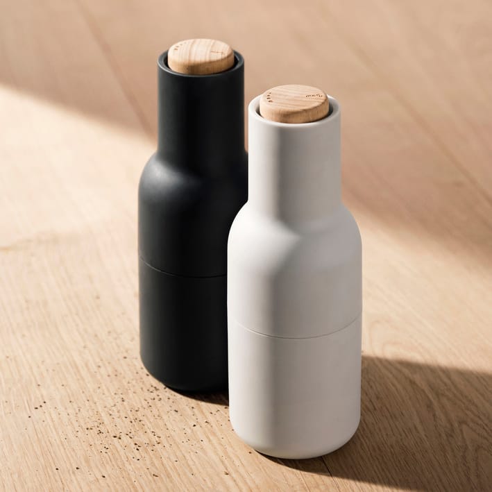 Bottle Grinder Gewürzmühle 2er Pack - Ash-carbon (Buchen Deckel) - Audo Copenhagen