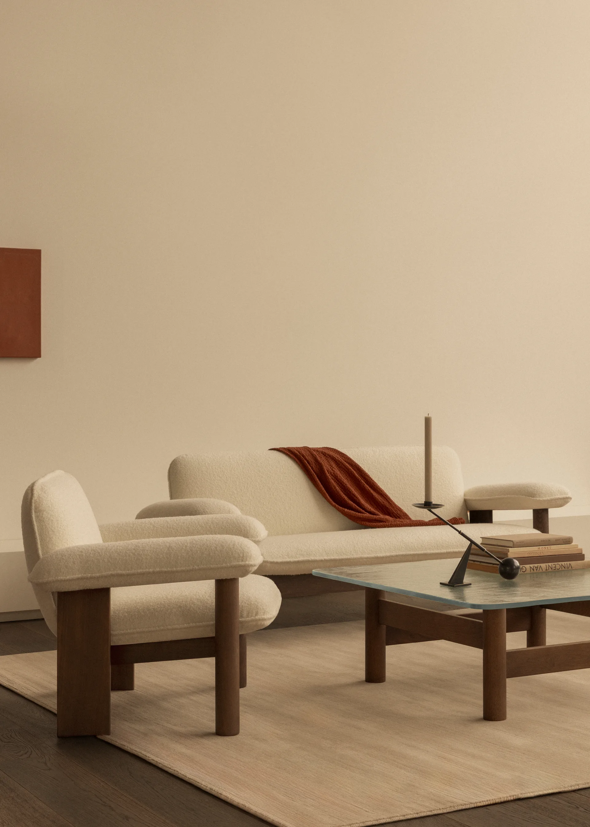 Brasilia Sessel low back, Walnut-Sahara sheepskin curly Audo Copenhagen