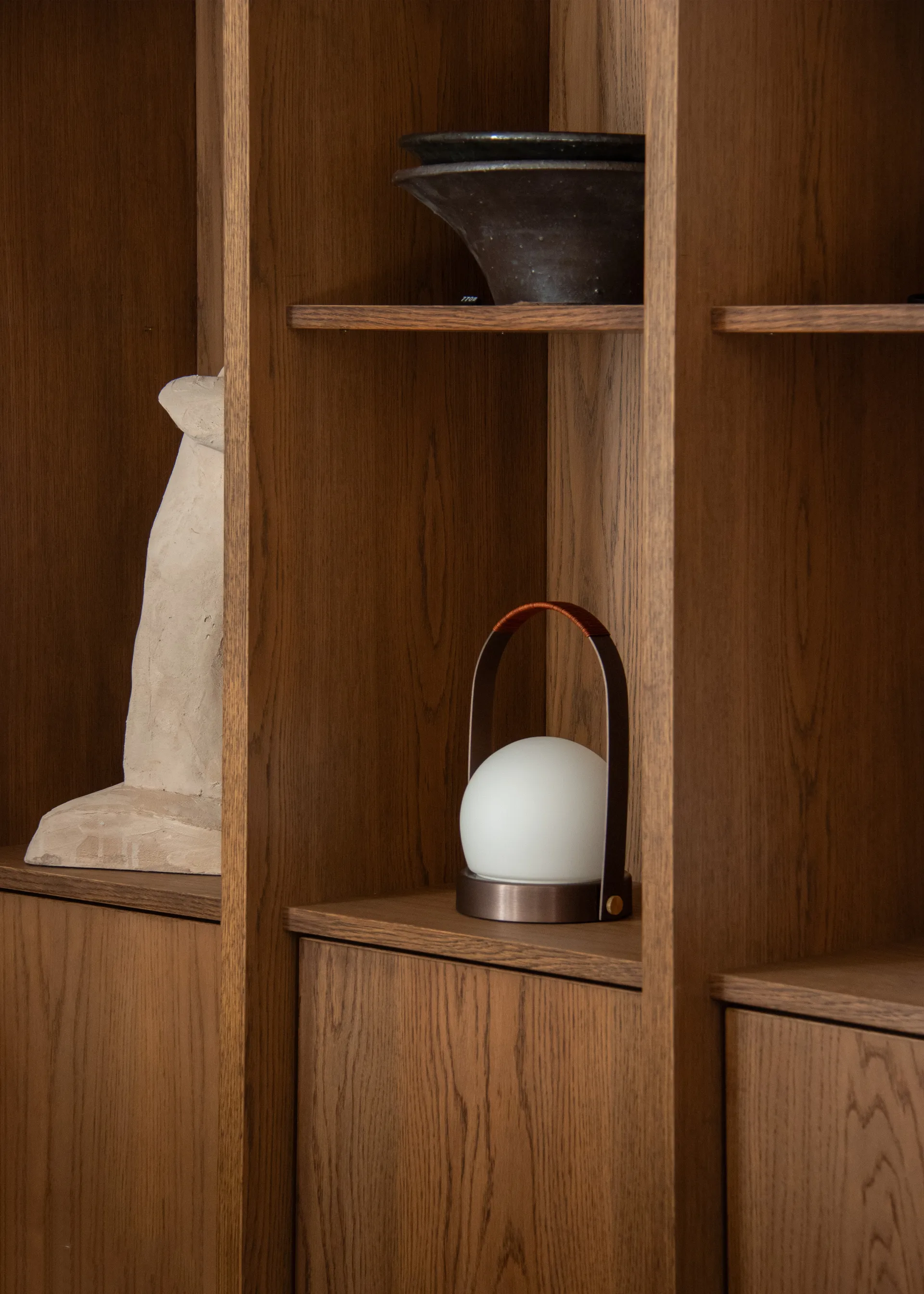 Carrie Tragbare Tischleuchte, Borstad aluminium Audo Copenhagen