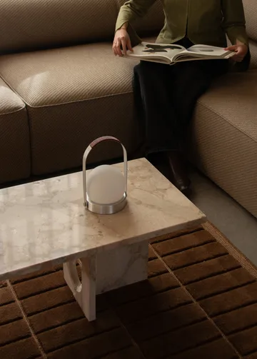 Carrie Tragbare Tischleuchte - Borstad aluminium - Audo Copenhagen