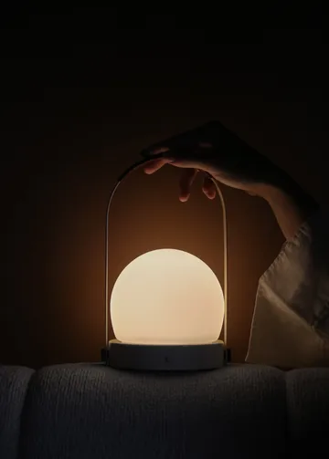 Carrie Tragbare Tischleuchte - Ivory - Audo Copenhagen