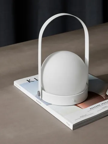 Carrie Tragbare Tischleuchte - White - Audo Copenhagen